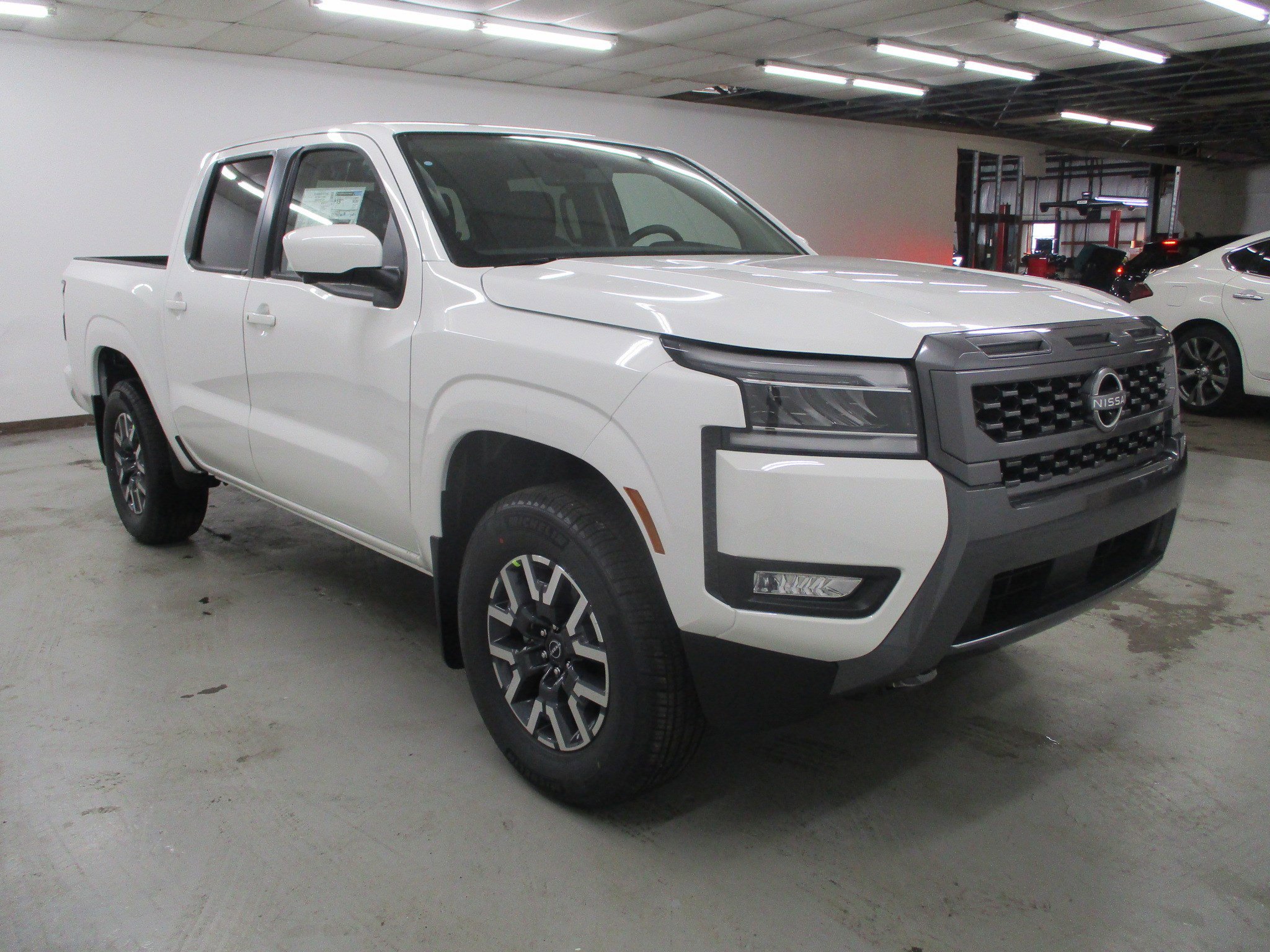 2025 Nissan Frontier SL - Photo 8
