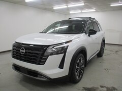 2026 Nissan Pathfinder Platinum SUV