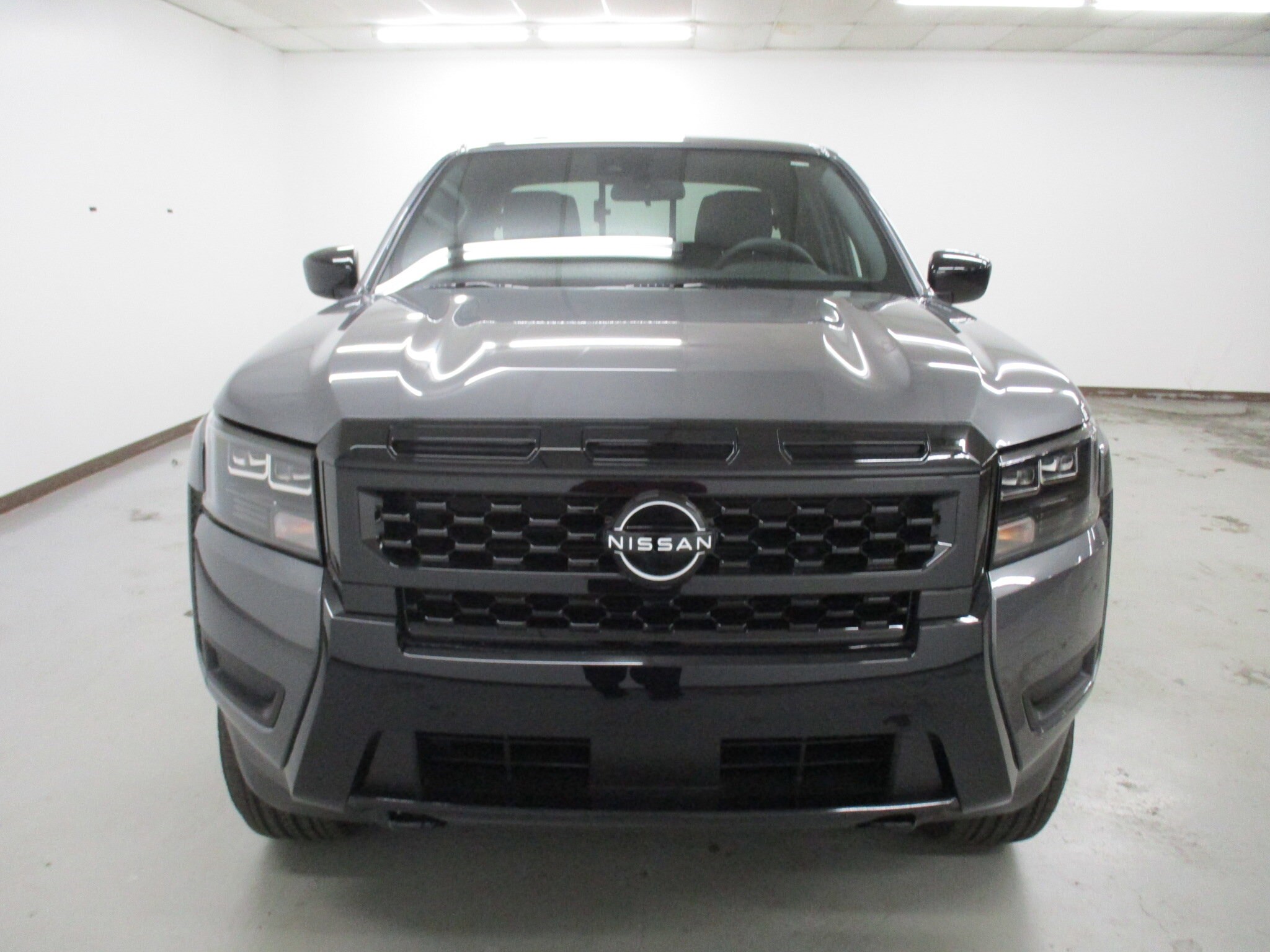 2026 Nissan Frontier SV photo 2