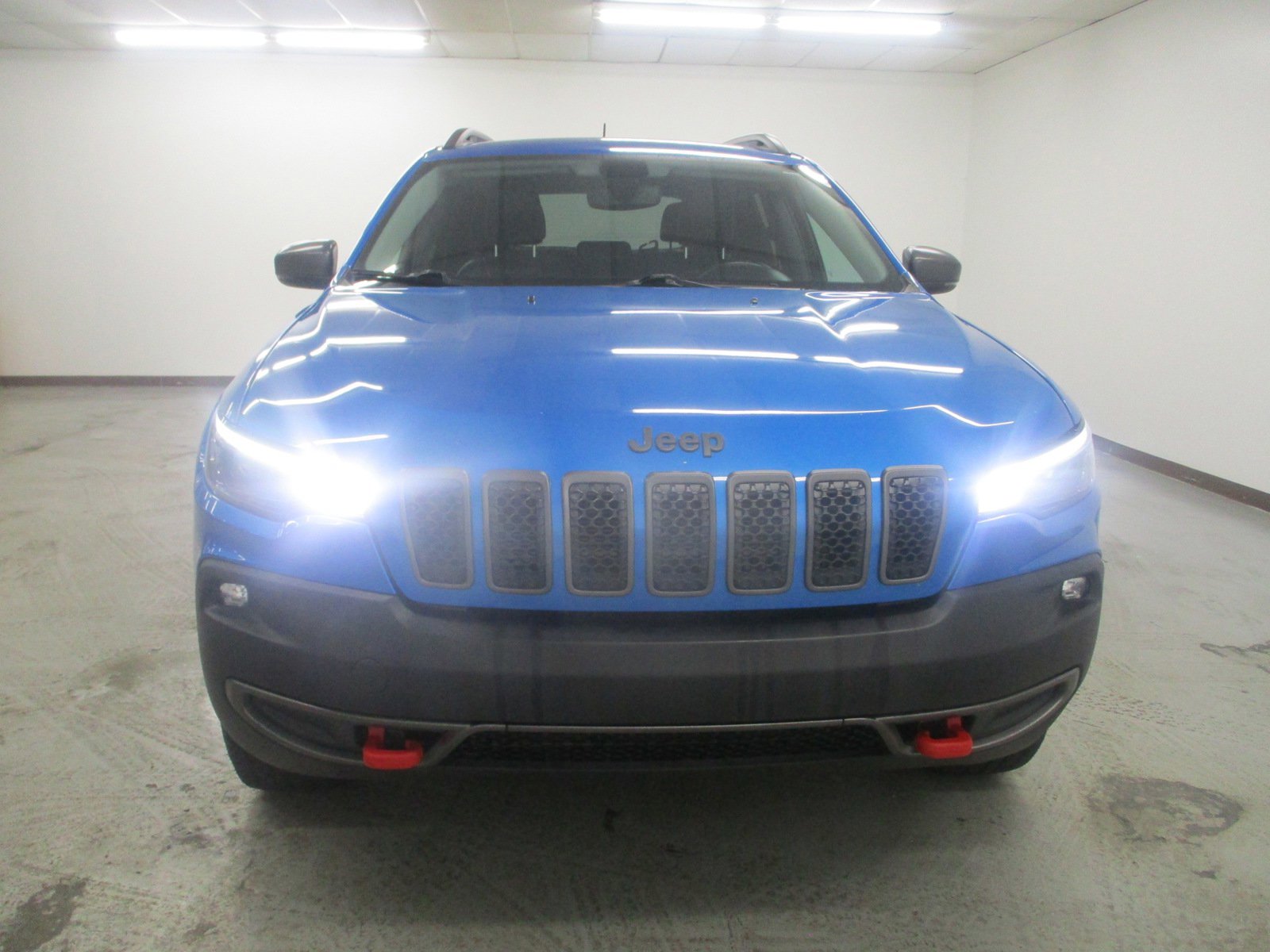 Used 2019 Jeep Cherokee Trailhawk with VIN 1C4PJMBX3KD126068 for sale in Battle Creek, MI