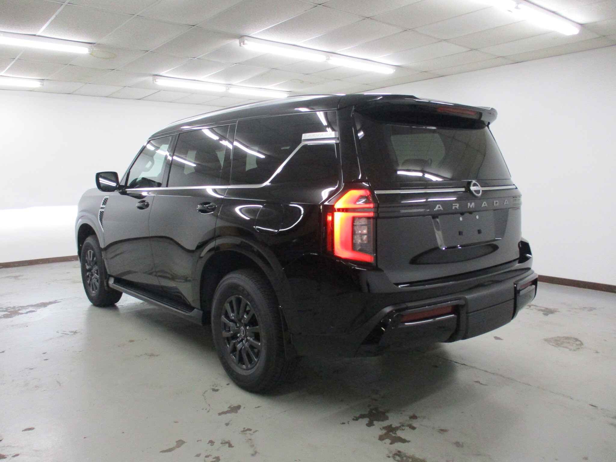 2026 Nissan Armada SV photo 3