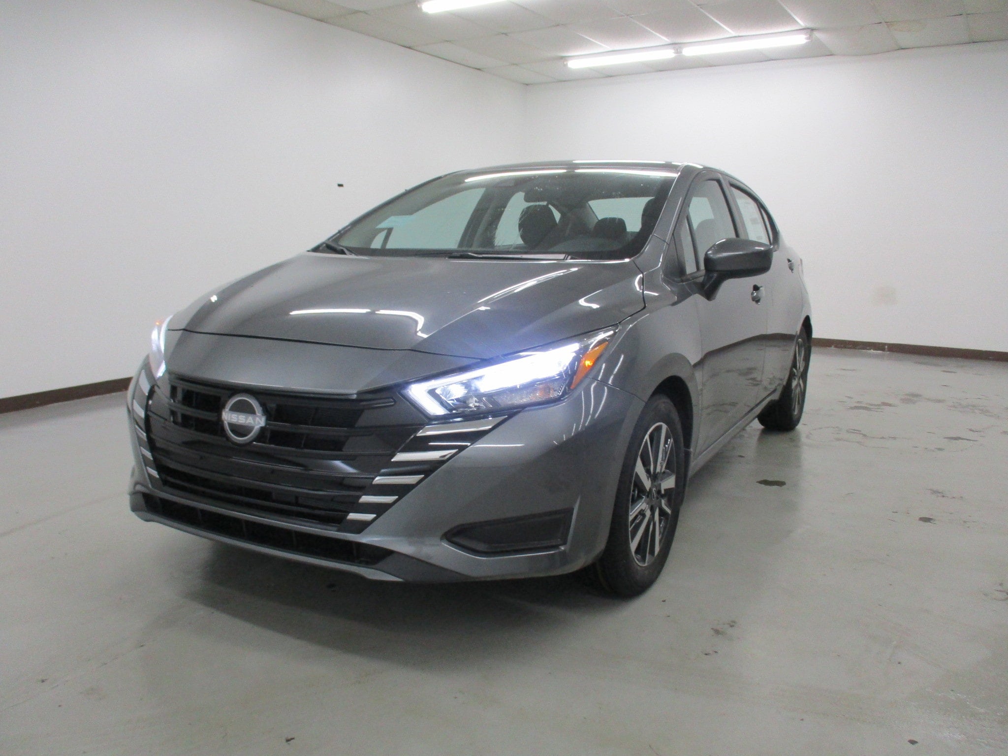 2025 Nissan Versa Sedan SV