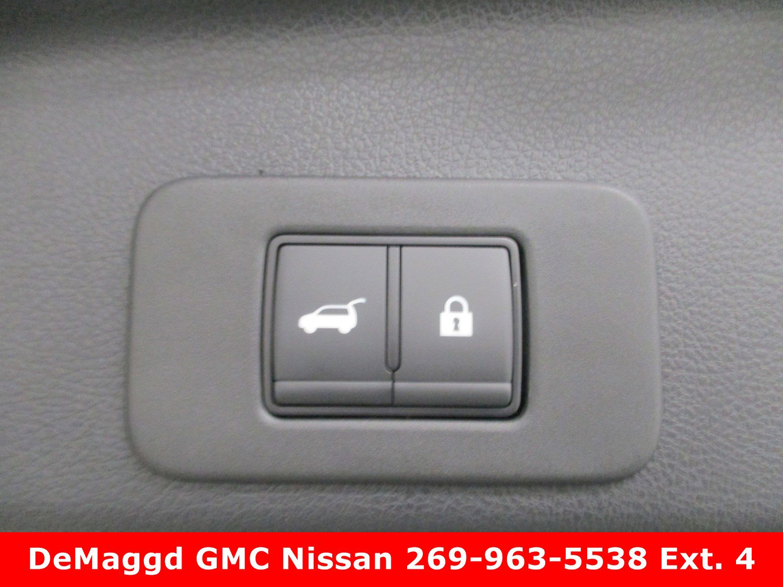 2025 Nissan Murano SL - Photo 8