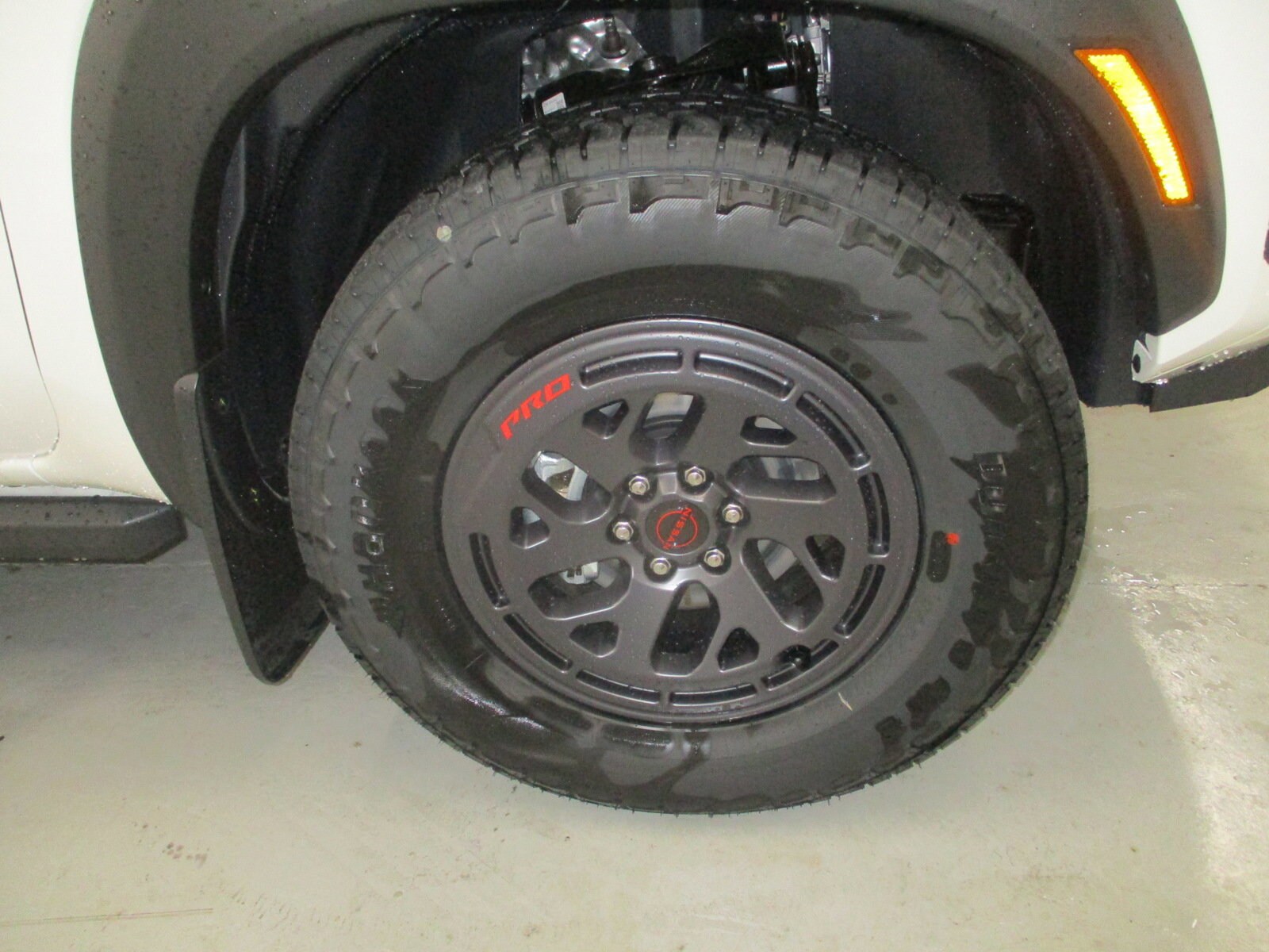 2025 Nissan Frontier PRO-4X photo 4