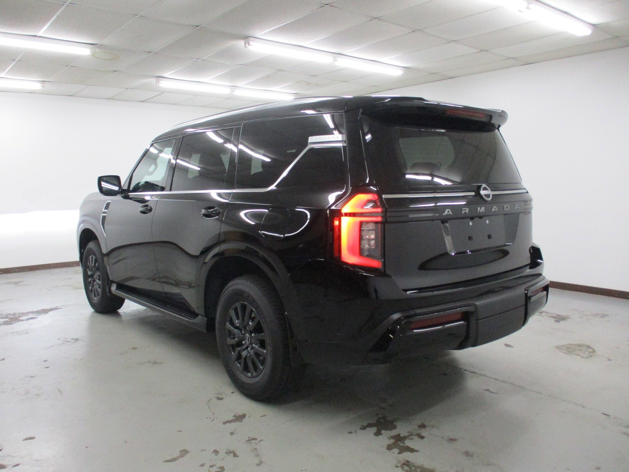 2026 Nissan Armada SV - Photo 3