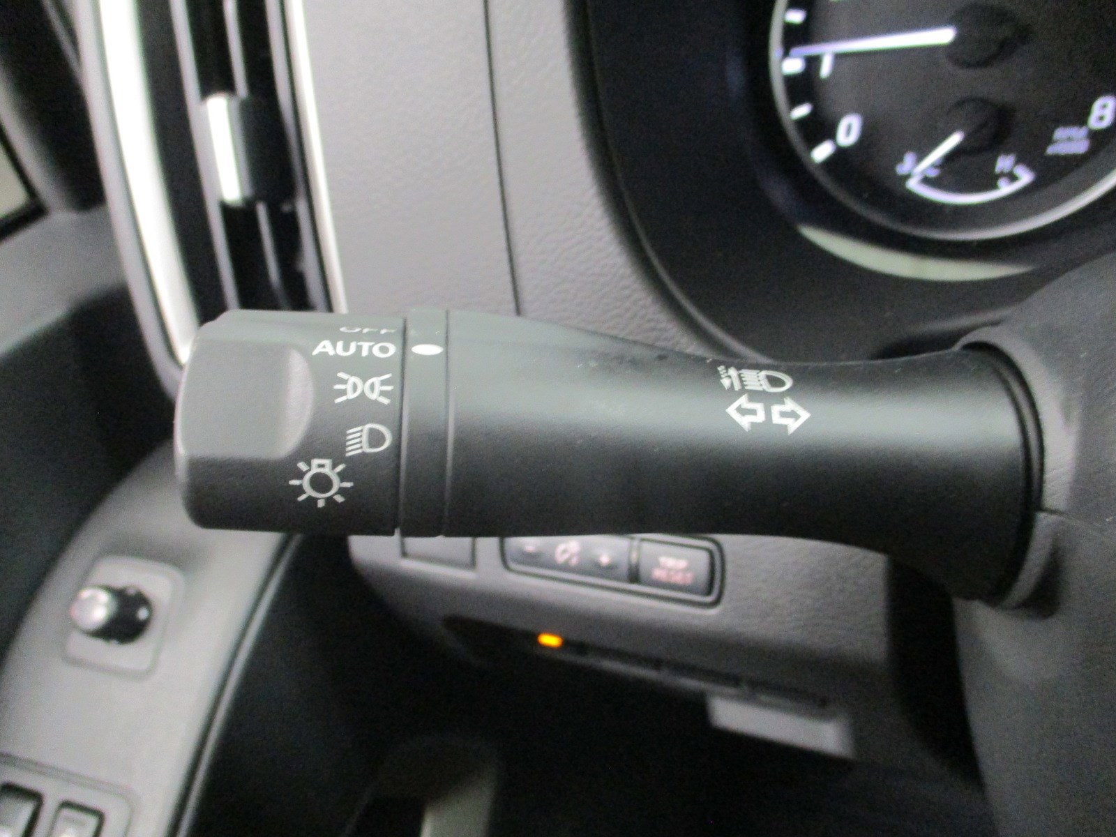 2025 Nissan Frontier SV - Photo 22