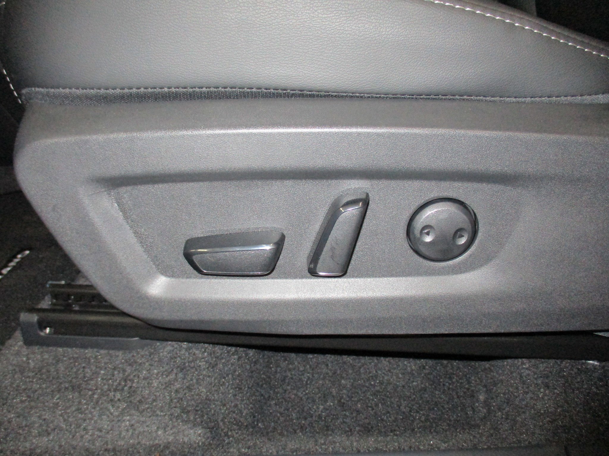 2025 Nissan Murano SV - Photo 17