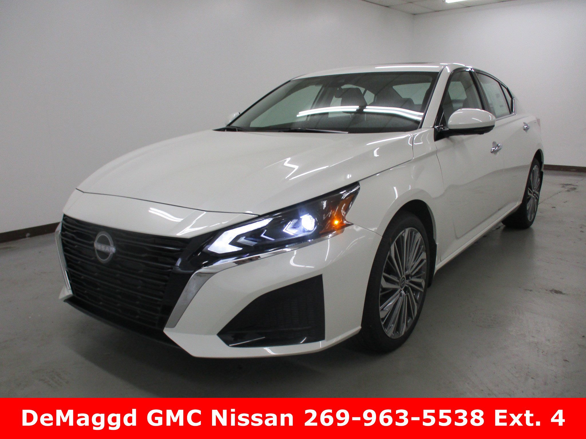 2025 Nissan Altima SL's photo