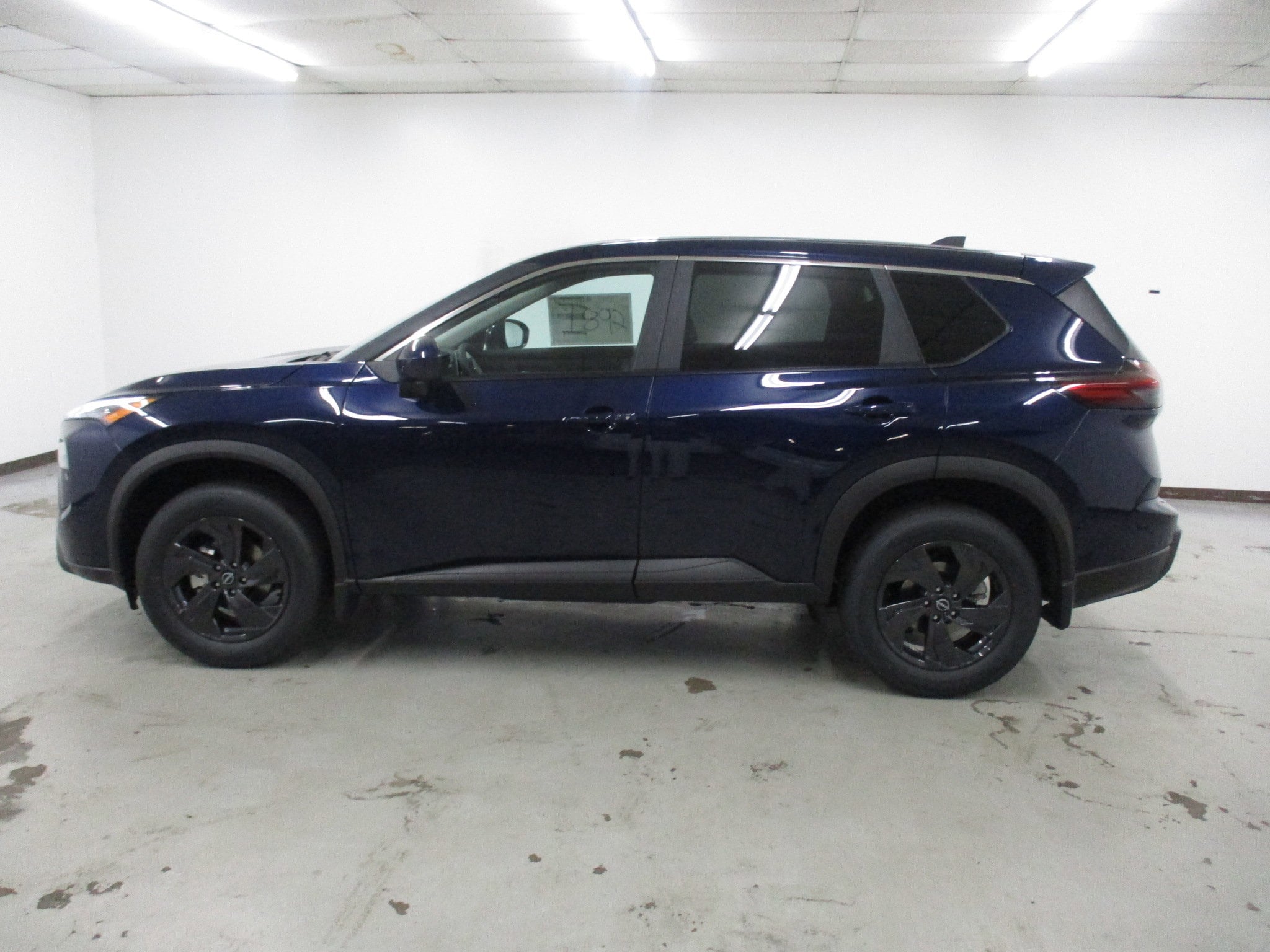 2026 Nissan Rogue SV - Photo 9