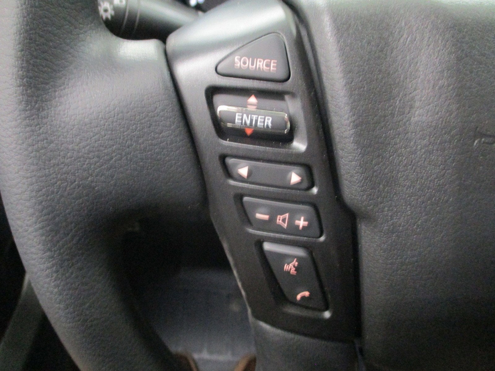 2025 Nissan Frontier SV - Photo 19