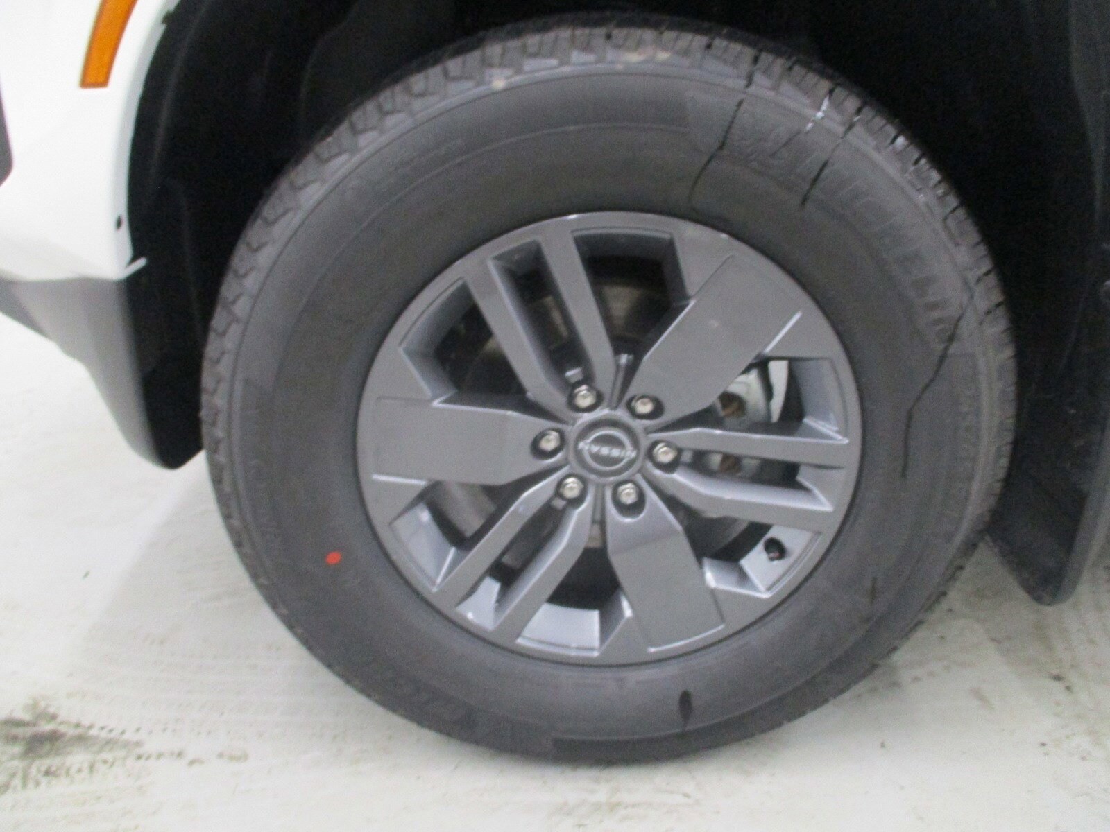2025 Nissan Frontier SV - Photo 11