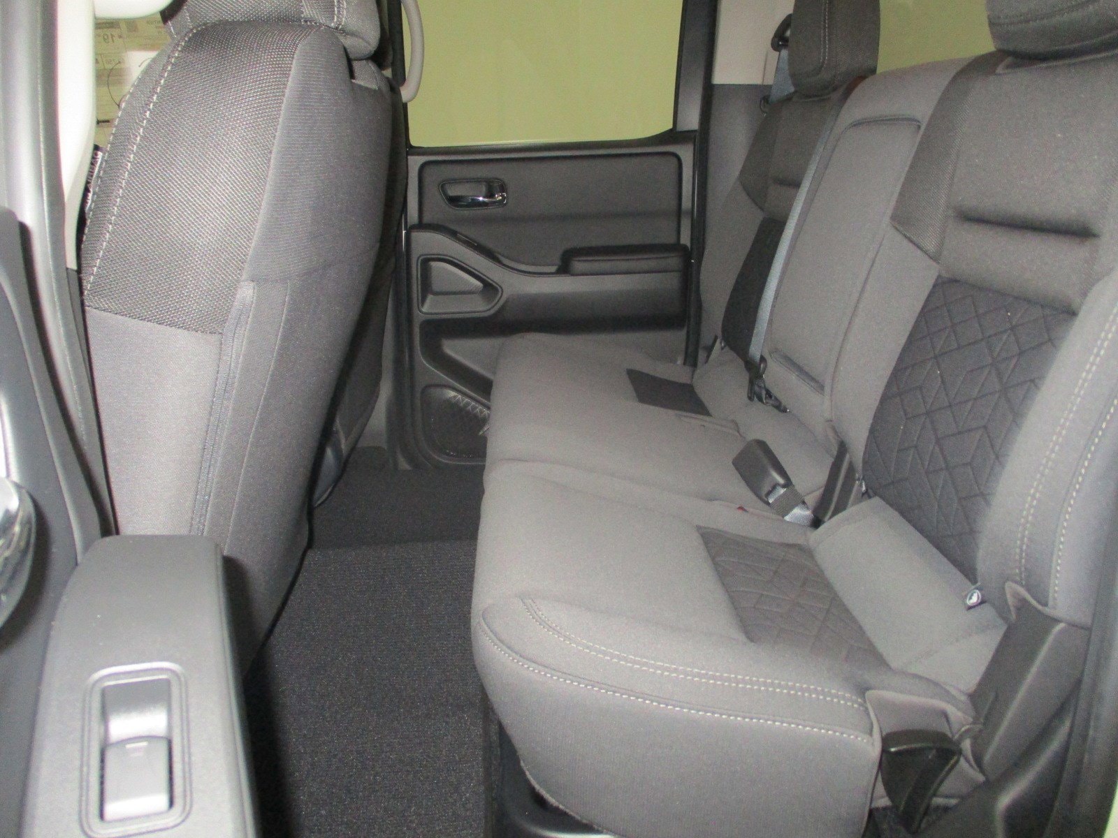 2025 Nissan Frontier SV - Photo 29