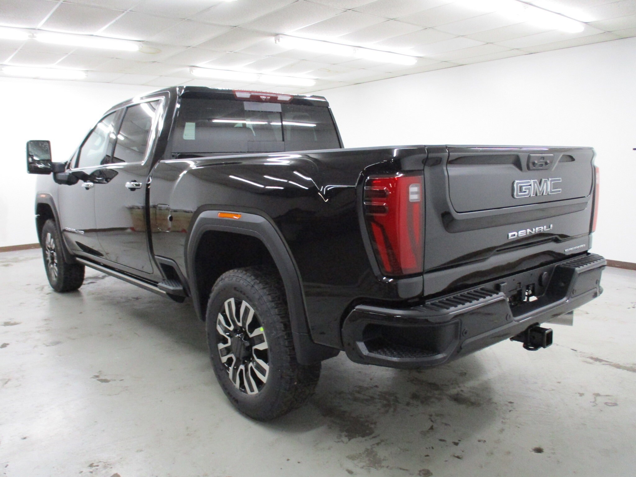 2025 Gmc Sierra 2500 HD Denali Ultimate photo 3