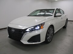 2025 Nissan Altima SL Sedan