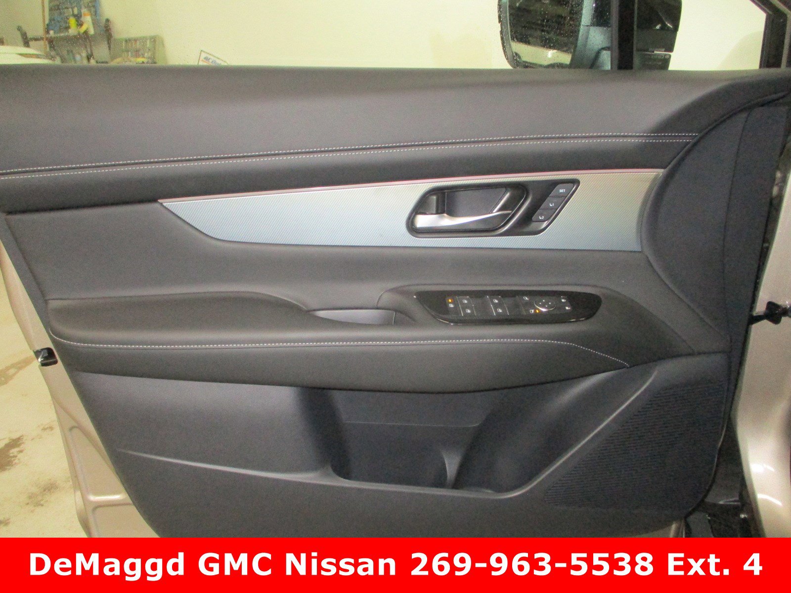 2025 Nissan Murano SL - Photo 15