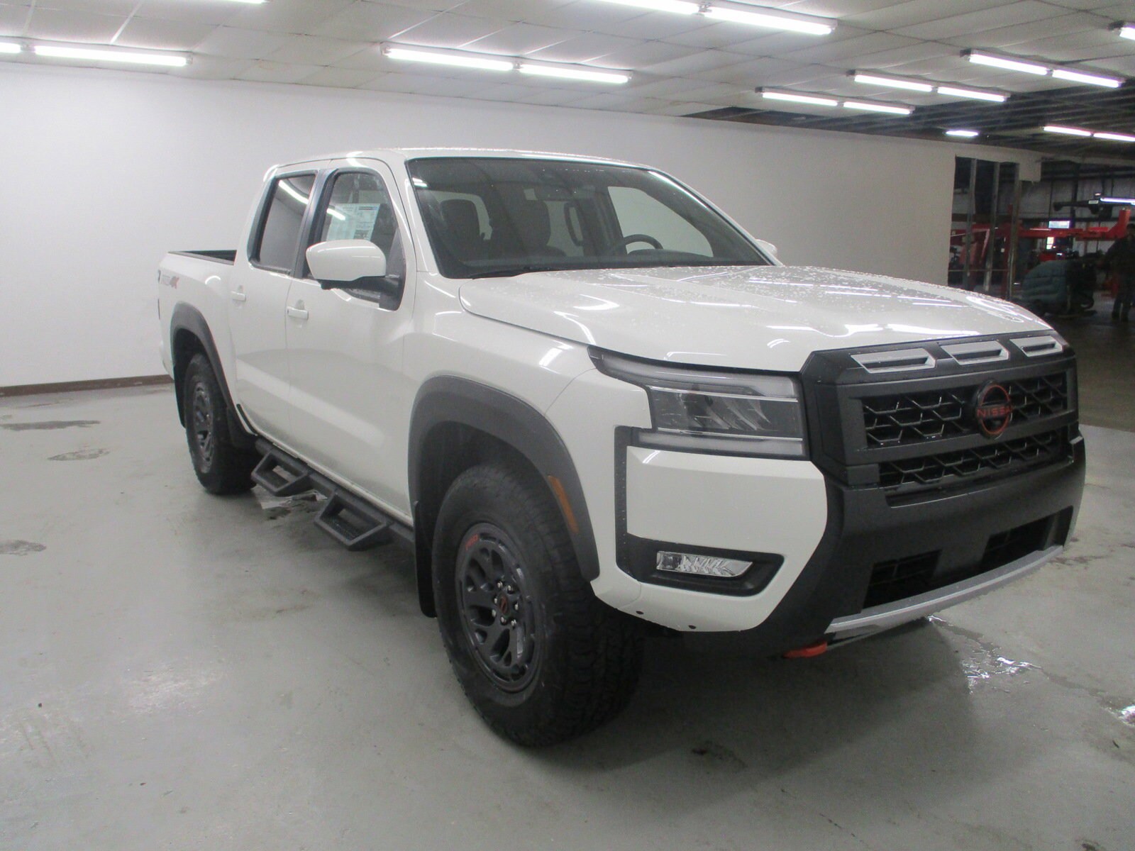 2025 Nissan Frontier PRO-4X photo 3