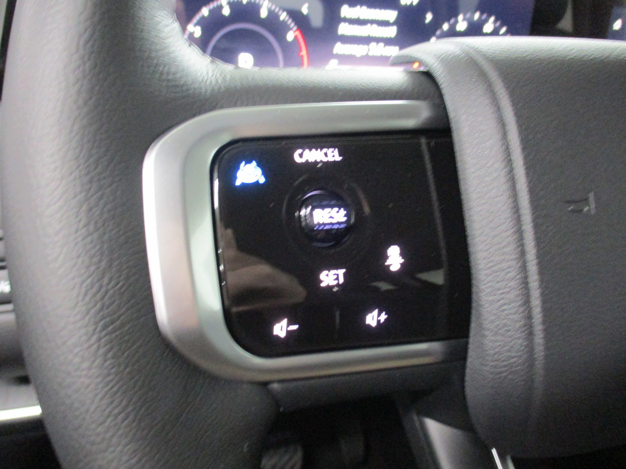 2026 Nissan Armada SV - Photo 18