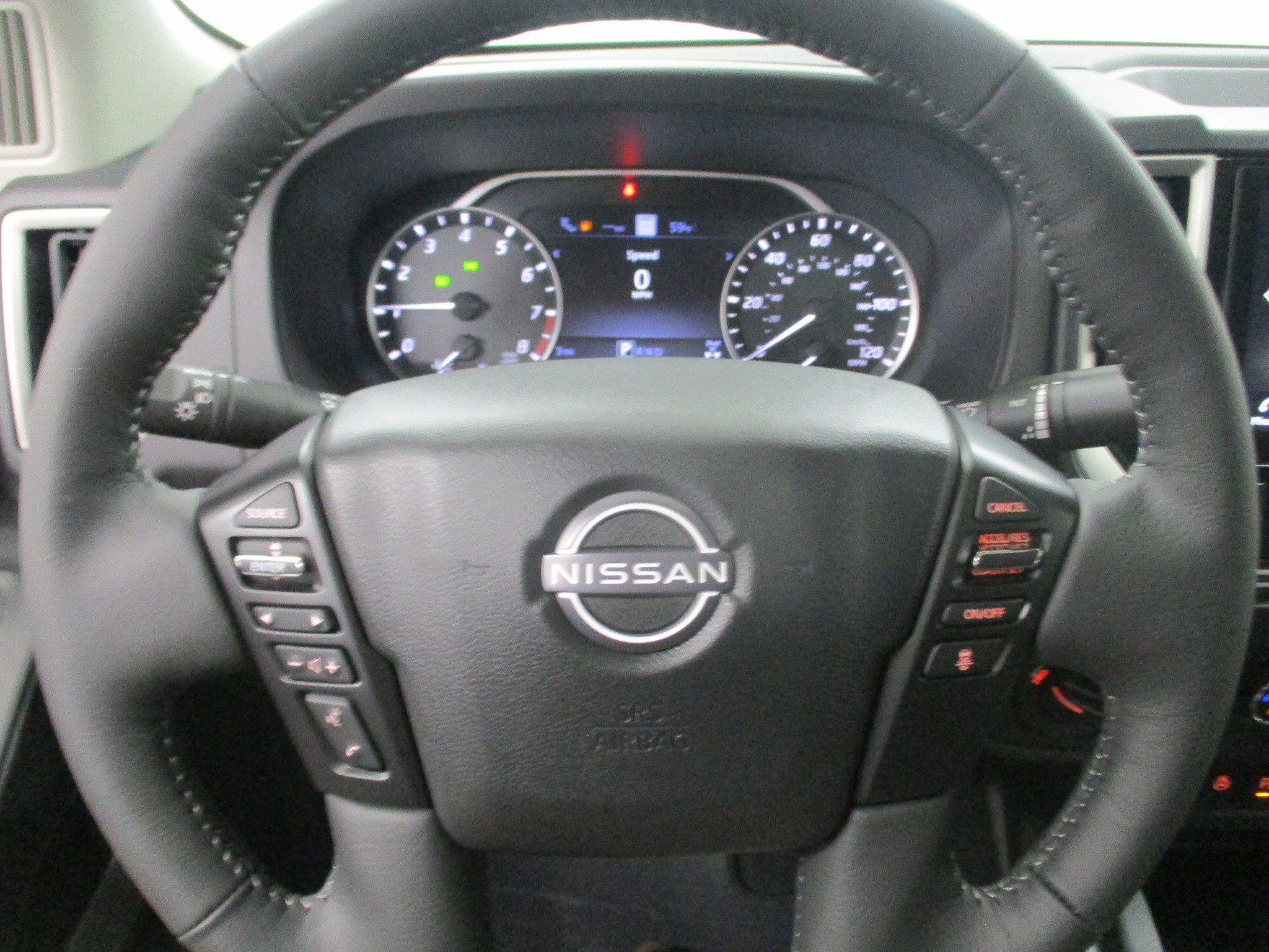 2025 Nissan Frontier SL - Photo 18