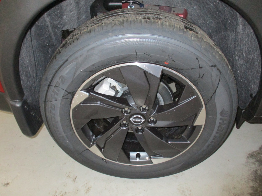 2026 Nissan Rogue SV photo 4