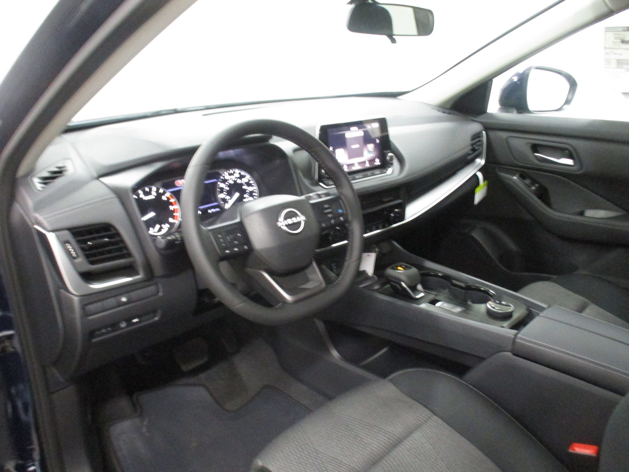 2026 Nissan Rogue SV - Photo 13