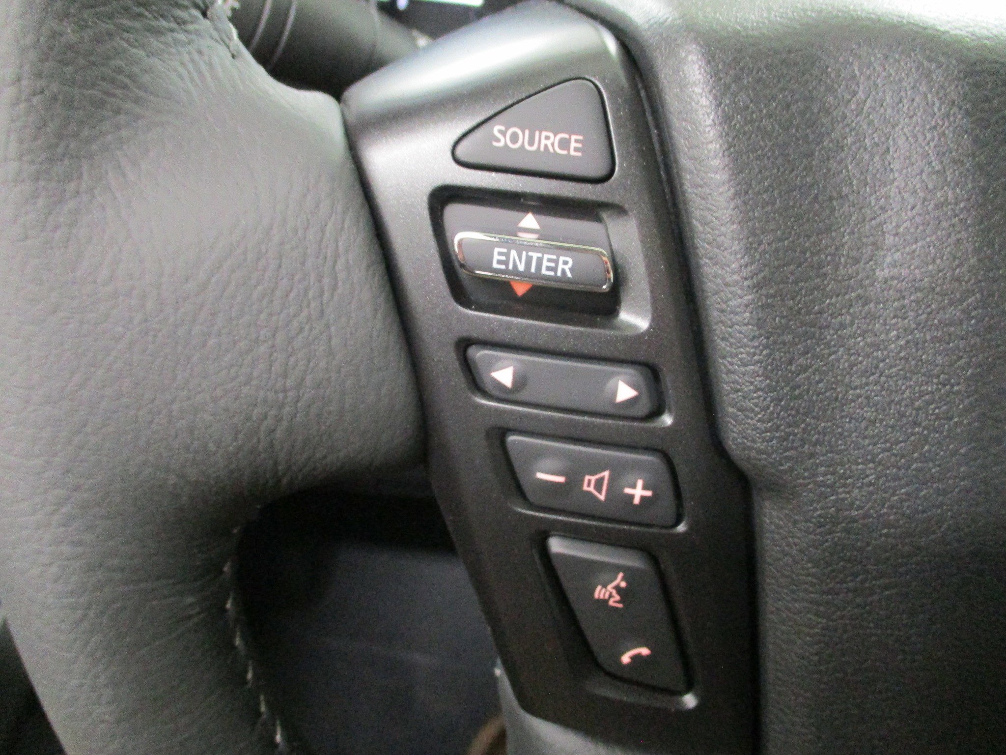 2025 Nissan Frontier SL - Photo 20