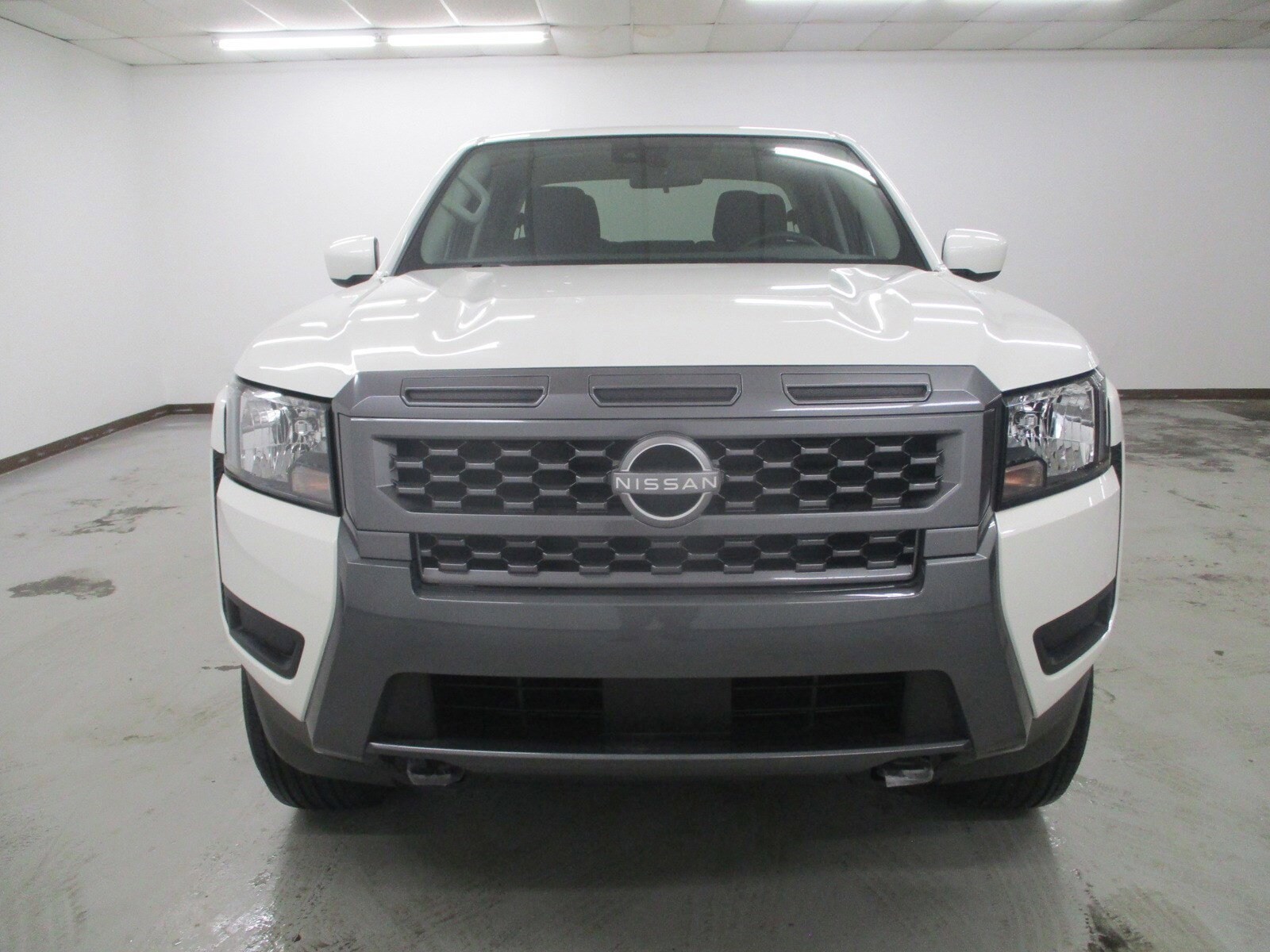 2025 Nissan Frontier SV - Photo 9