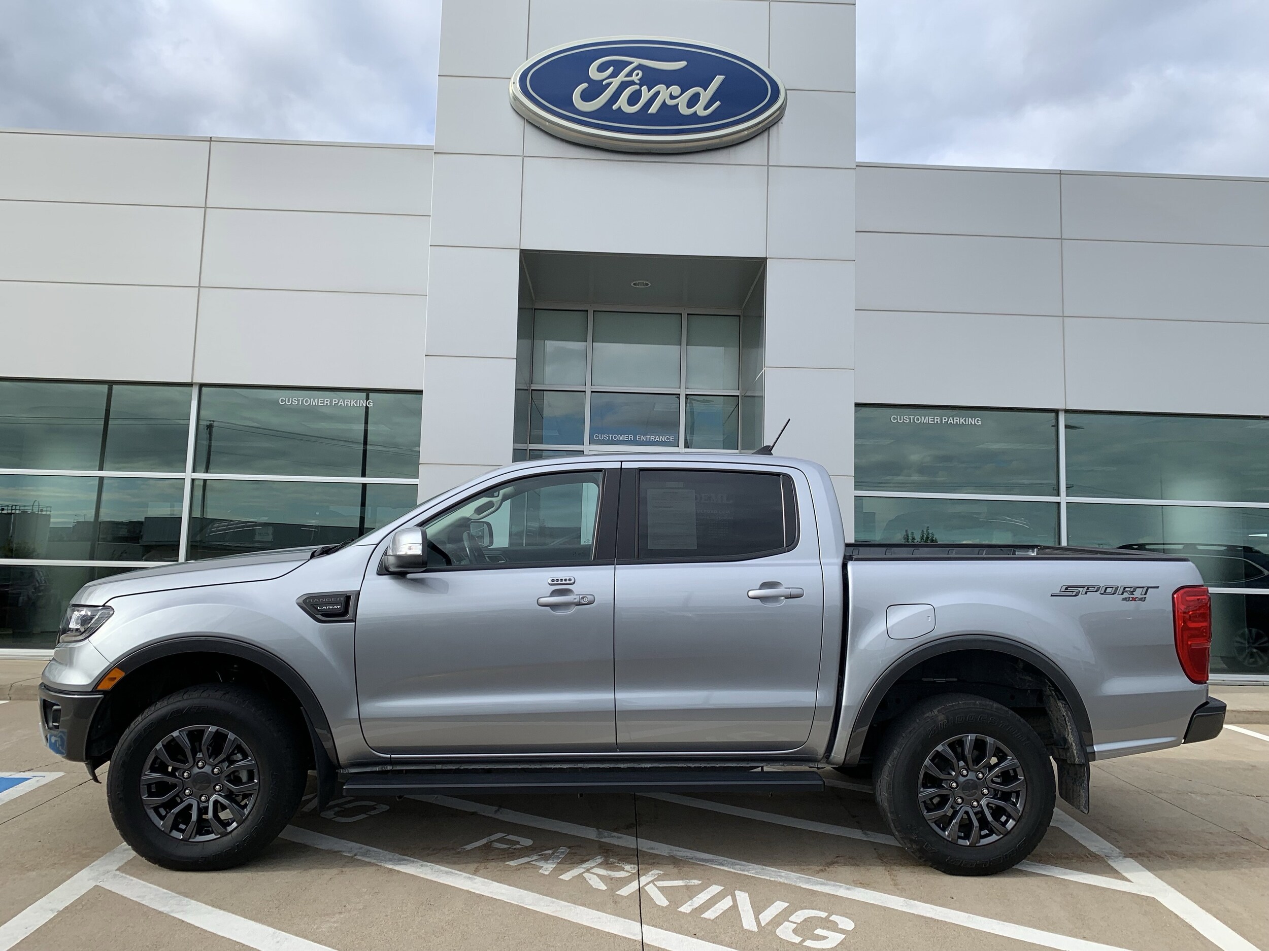 2023 Ford Ranger Lariat photo 2