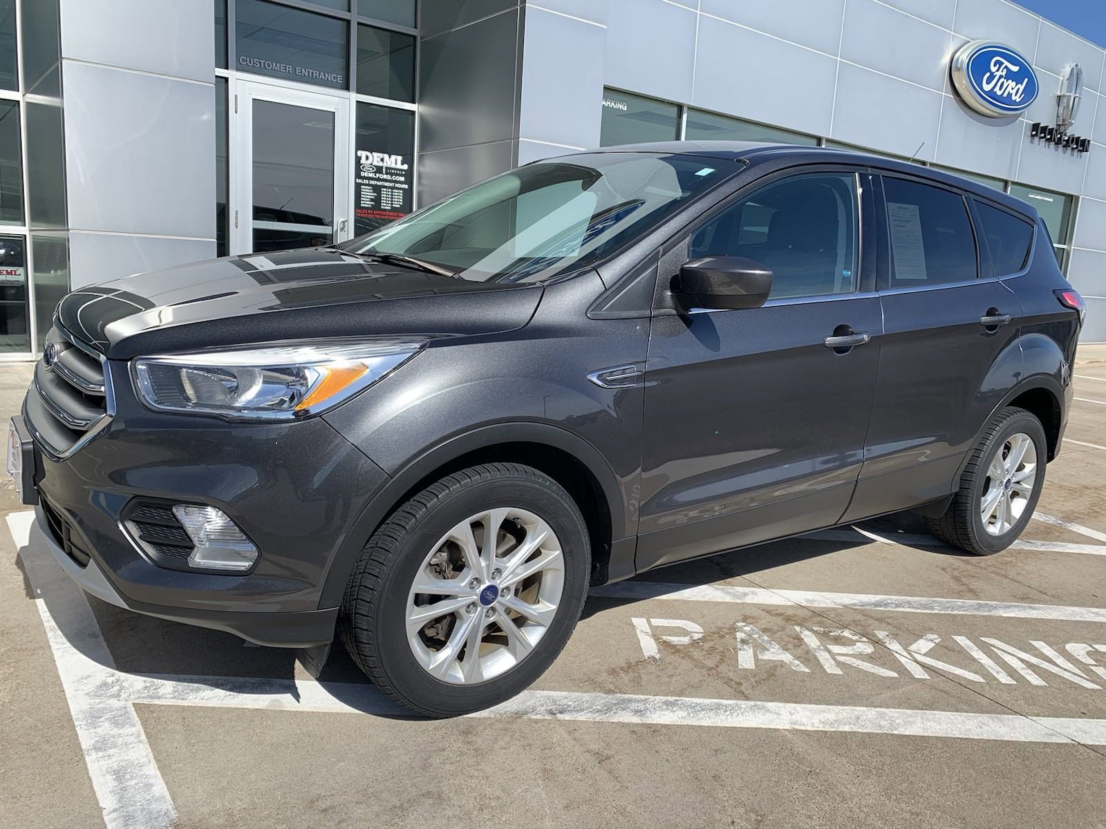 Used 2017 Ford Escape SE with VIN 1FMCU9GD4HUE23923 for sale in Waseca, Minnesota
