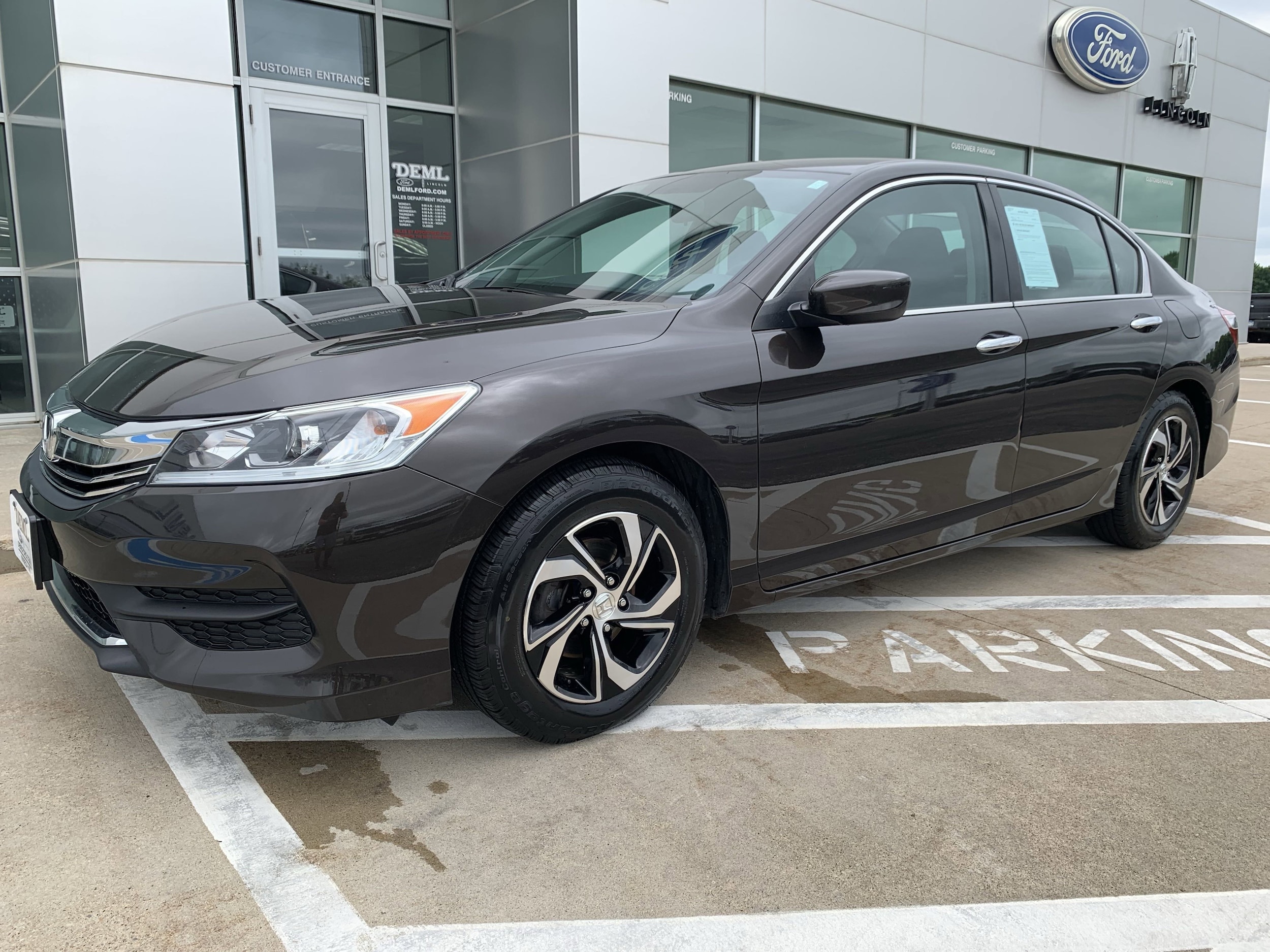 Used 2017 Honda Accord LX with VIN 1HGCR2F33HA085293 for sale in Waseca, Minnesota