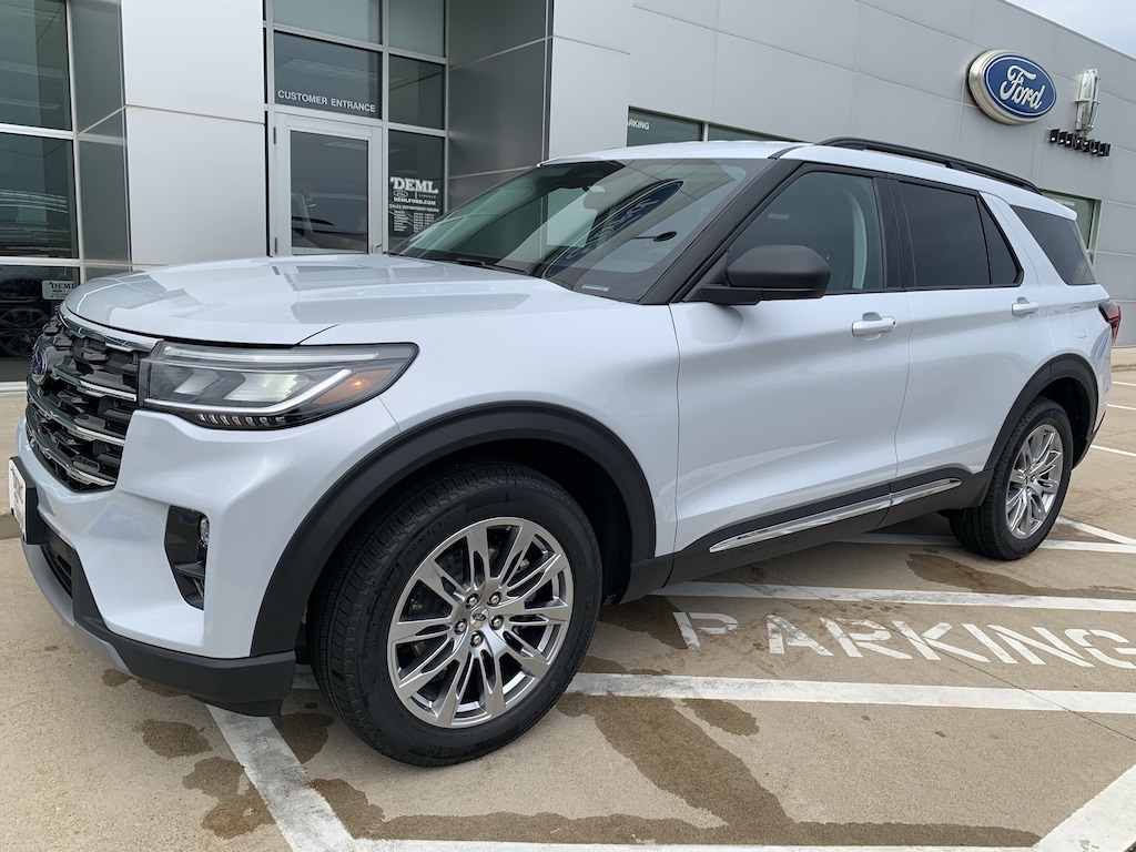 New 2025 Ford Explorer Active 4x4 SUV