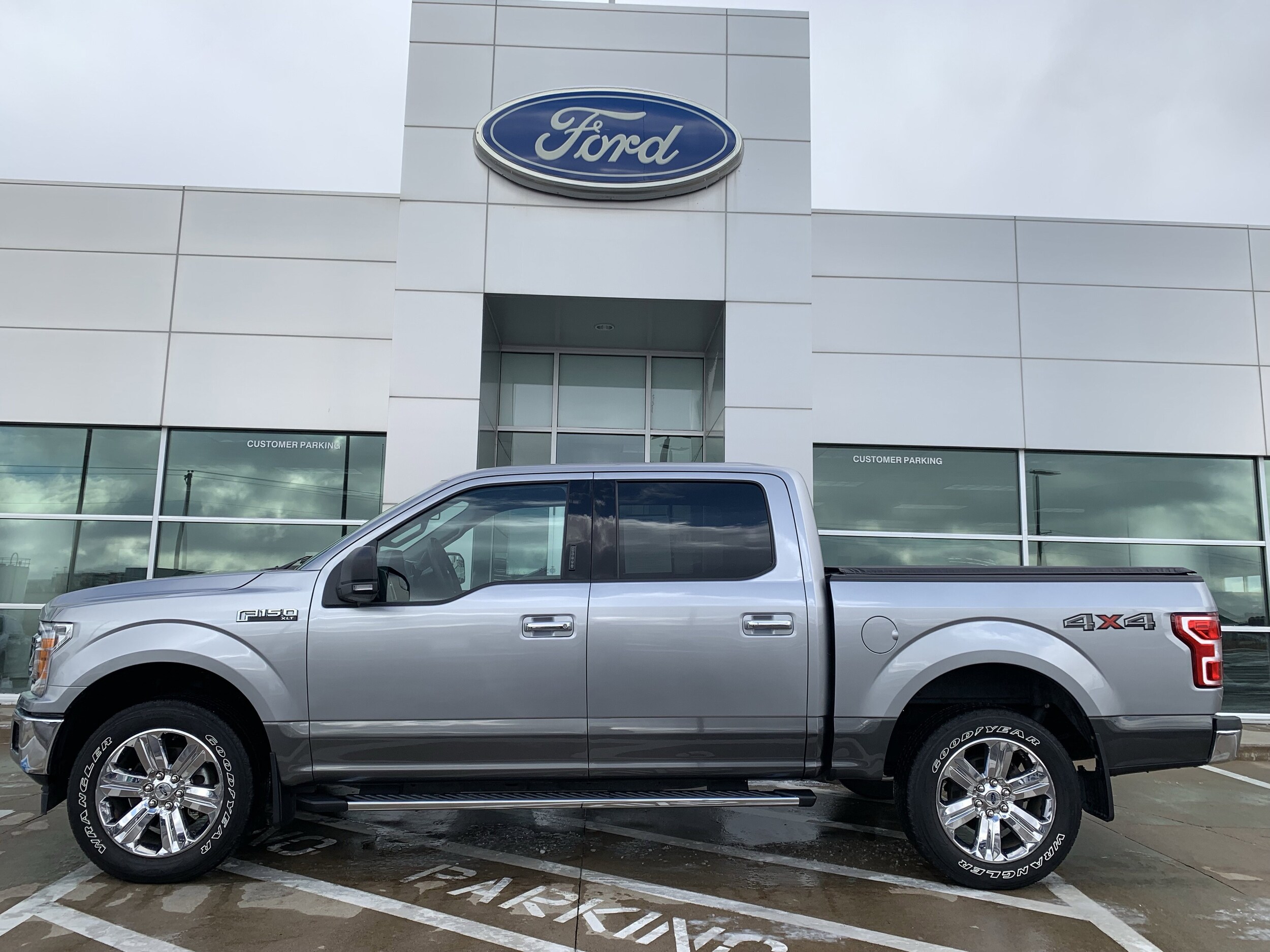 2020 Ford F-150 XLT photo 3
