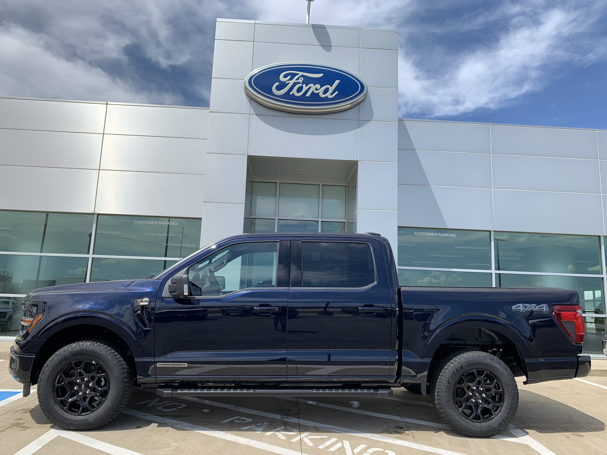 2025 Ford F-150 XLT photo 3