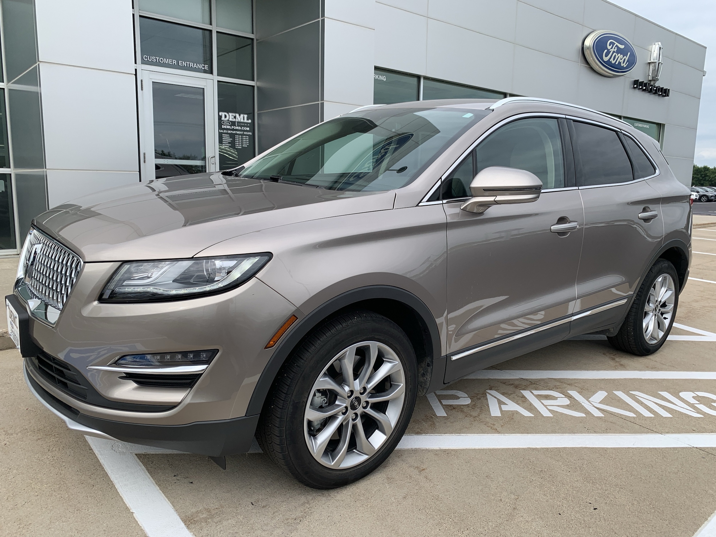 Used 2019 Lincoln MKC Select with VIN 5LMCJ2D92KUL25655 for sale in Waseca, Minnesota