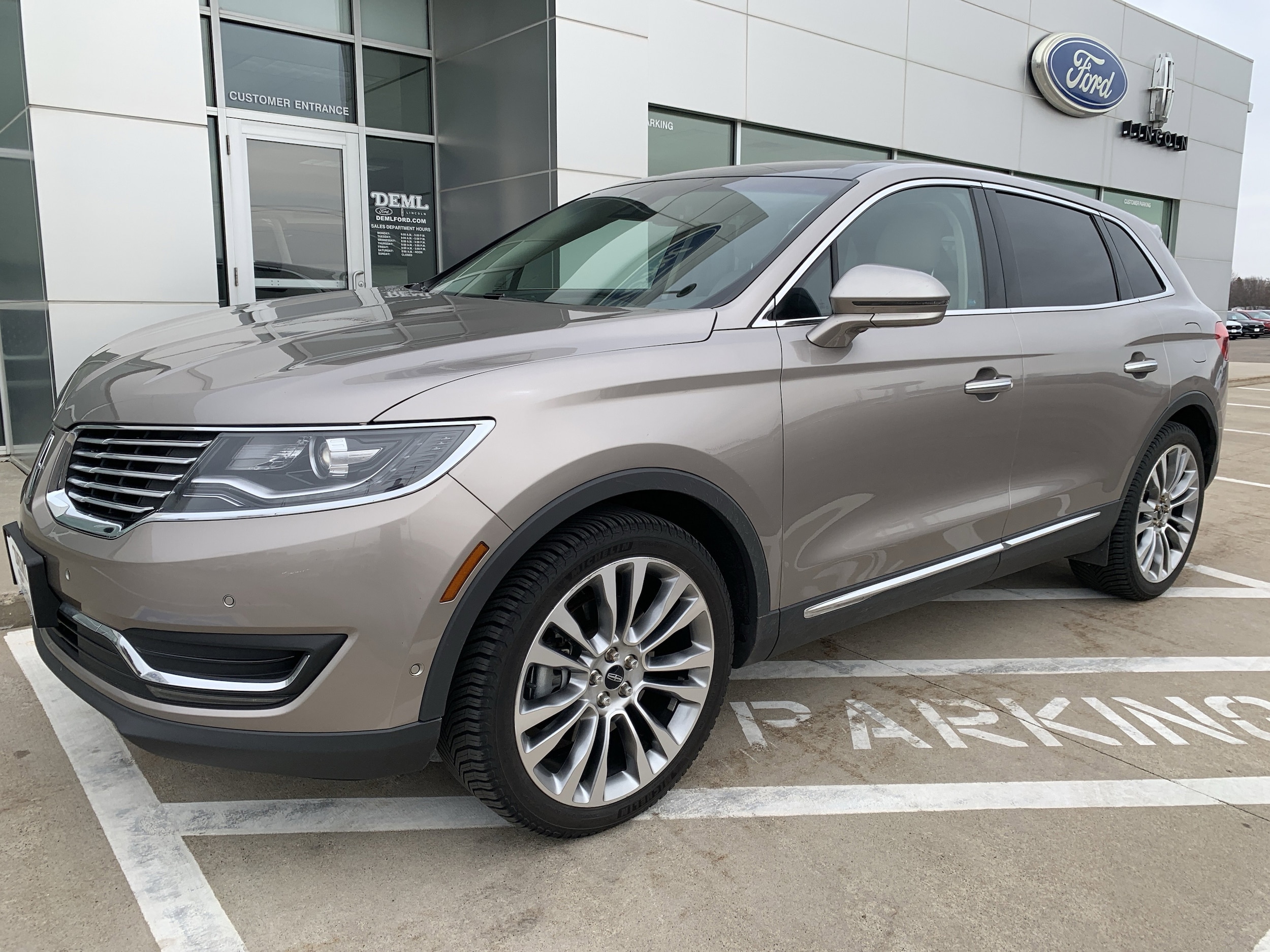 Used 2018 Lincoln MKX Reserve with VIN 2LMPJ8LP7JBL29233 for sale in Waseca, Minnesota