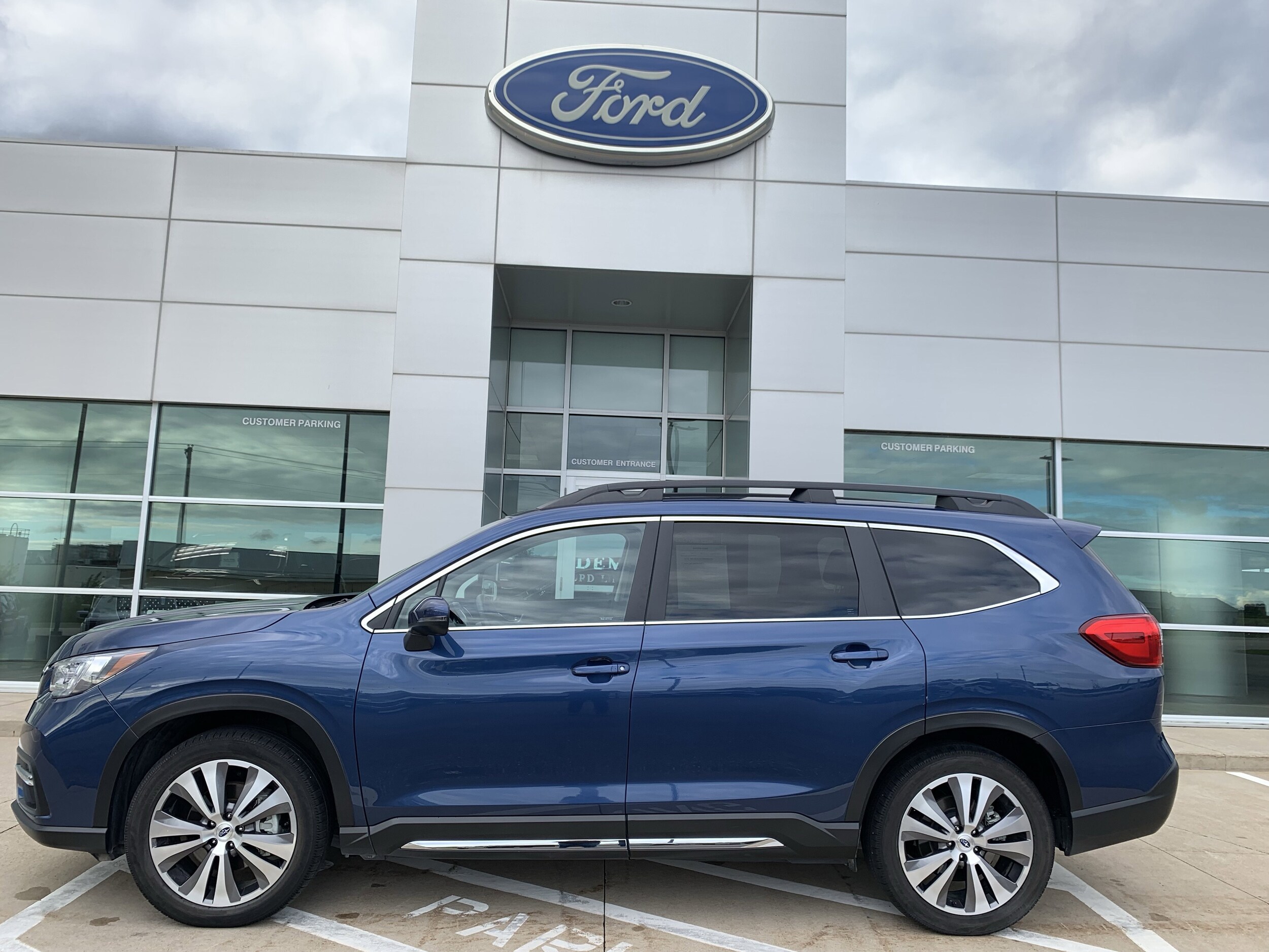 2022 Subaru Ascent Limited photo 4