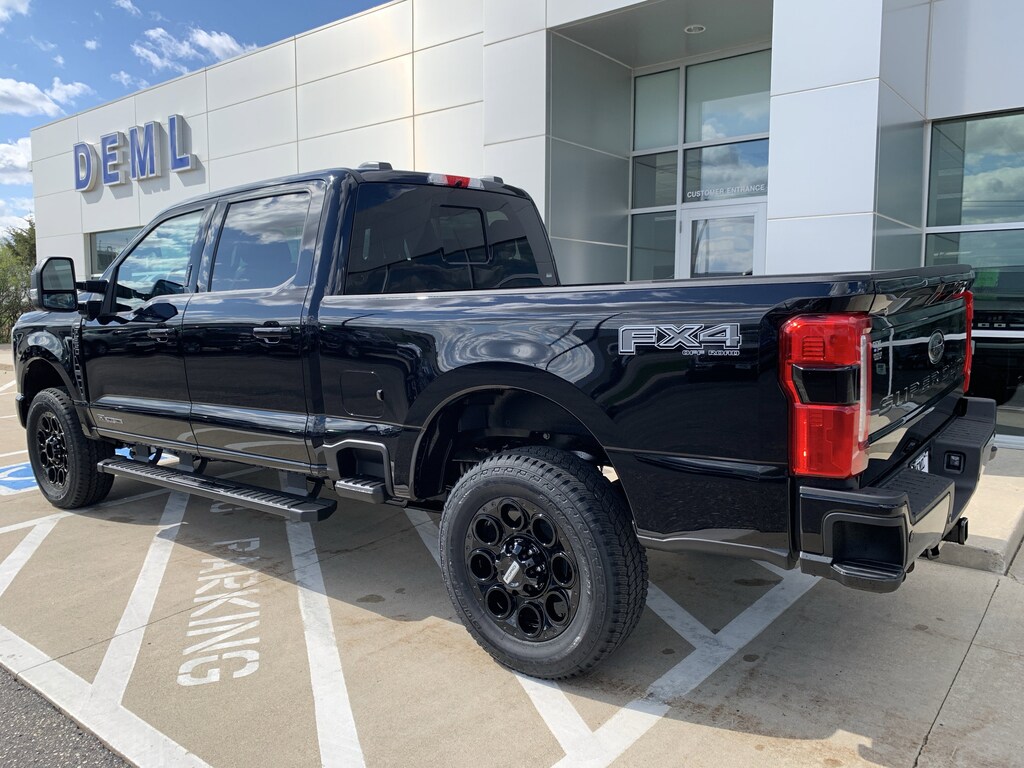 New 2026 Ford F-350 Lariat Crew Cab 4x4 Truck