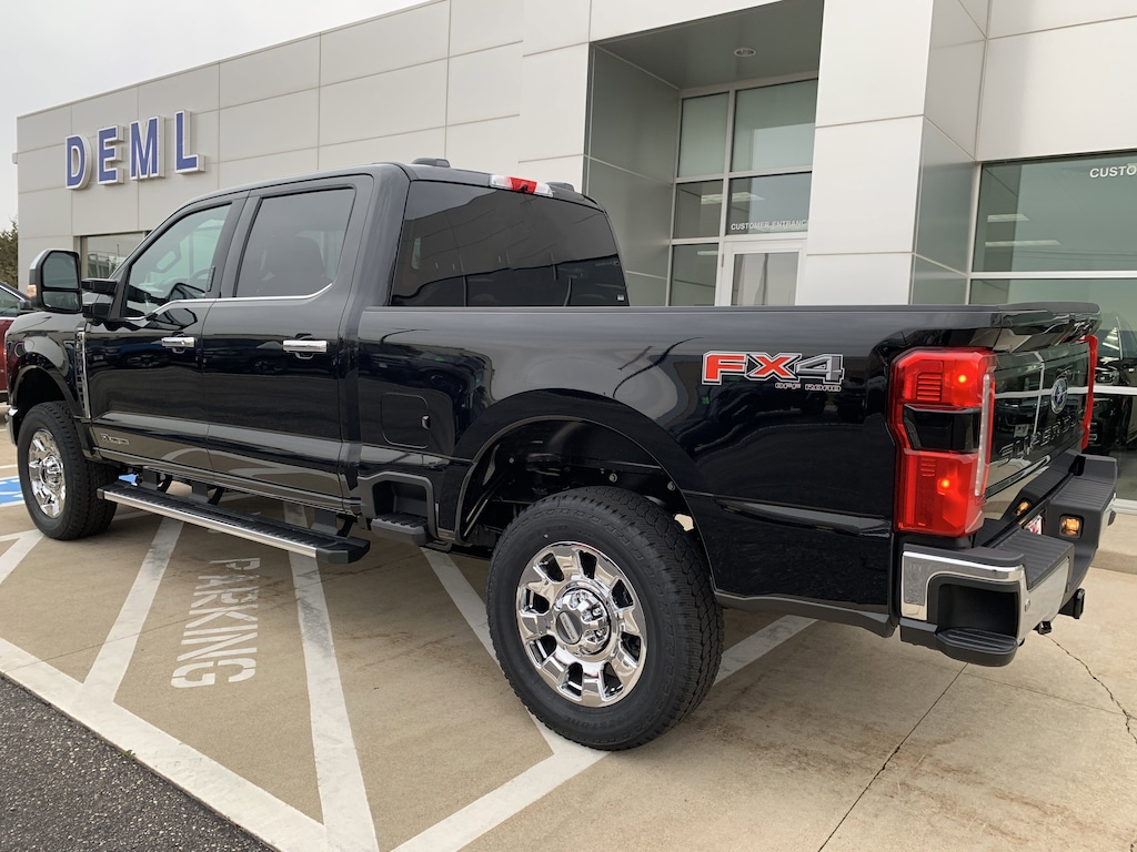 New 2026 Ford F-350 Lariat Crew Cab 4x4 Truck