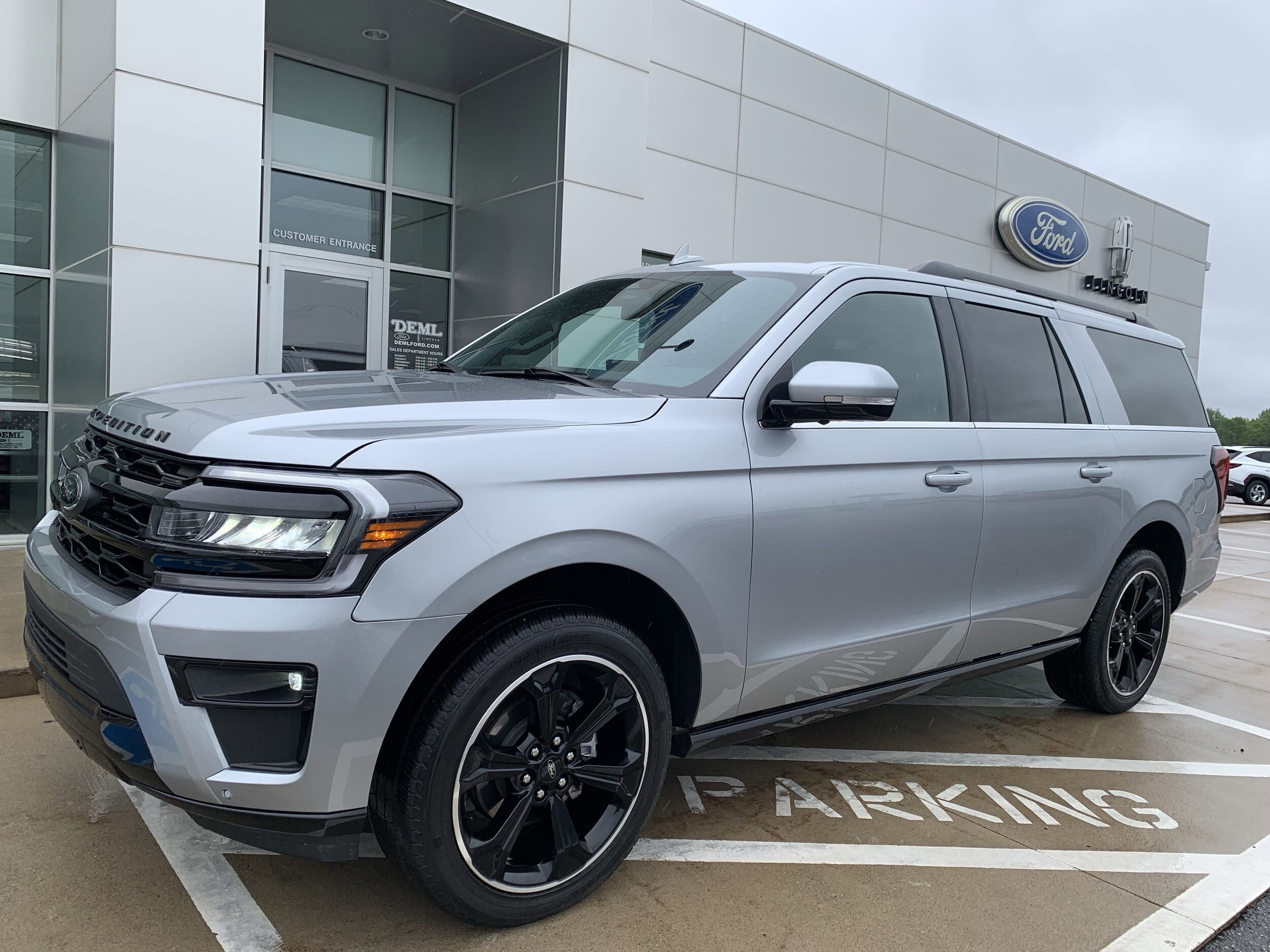 Used 2024 Ford Expedition Limited with VIN 1FMJK2A86REA06735 for sale in Waseca, Minnesota