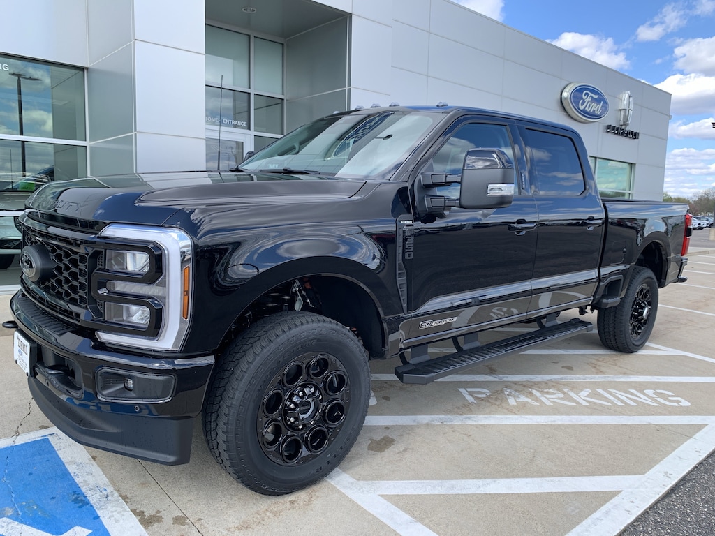 New 2026 Ford F-350 Lariat Crew Cab 4x4 Truck