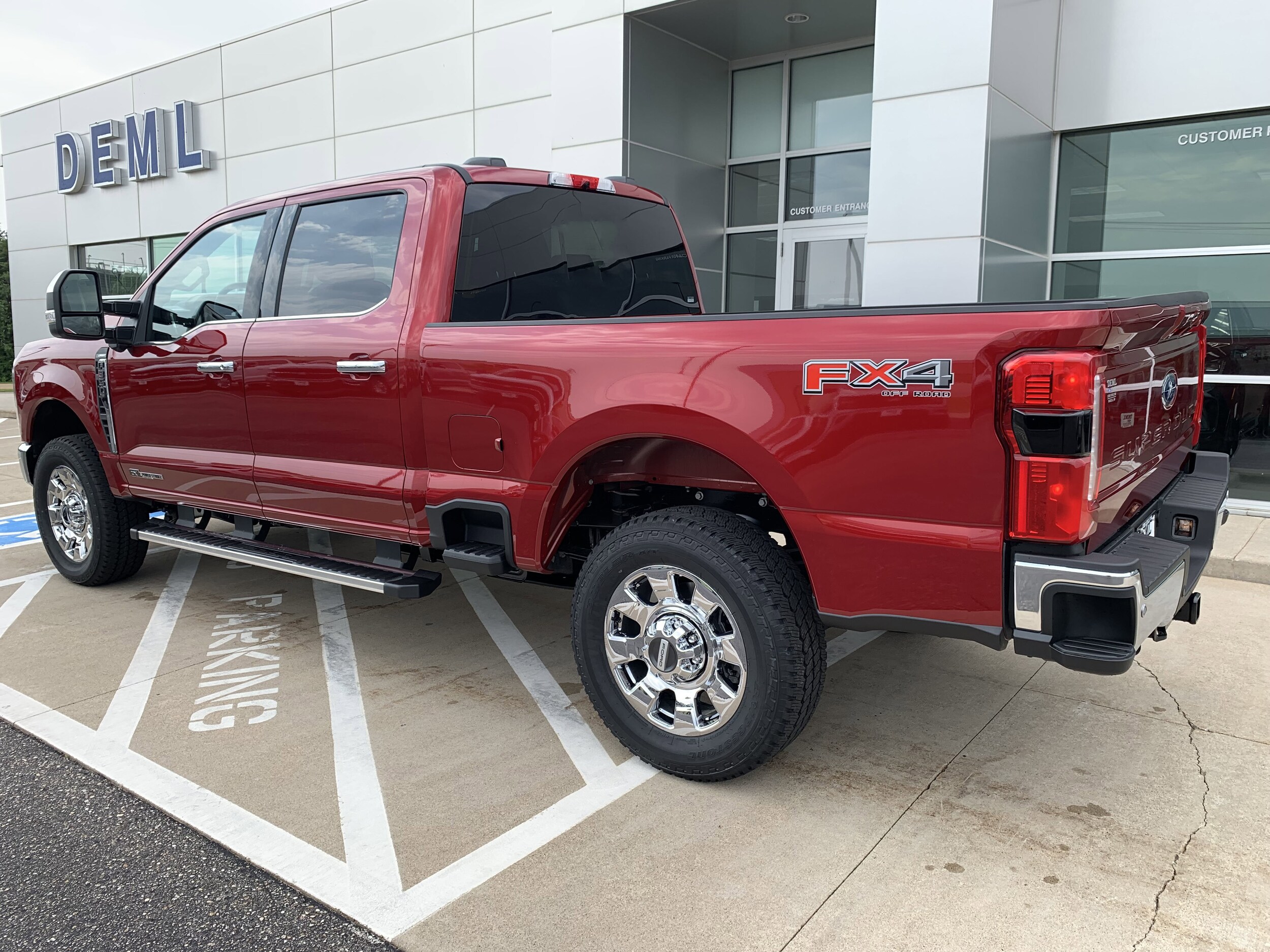 2026 Ford F-350 Lariat photo 2