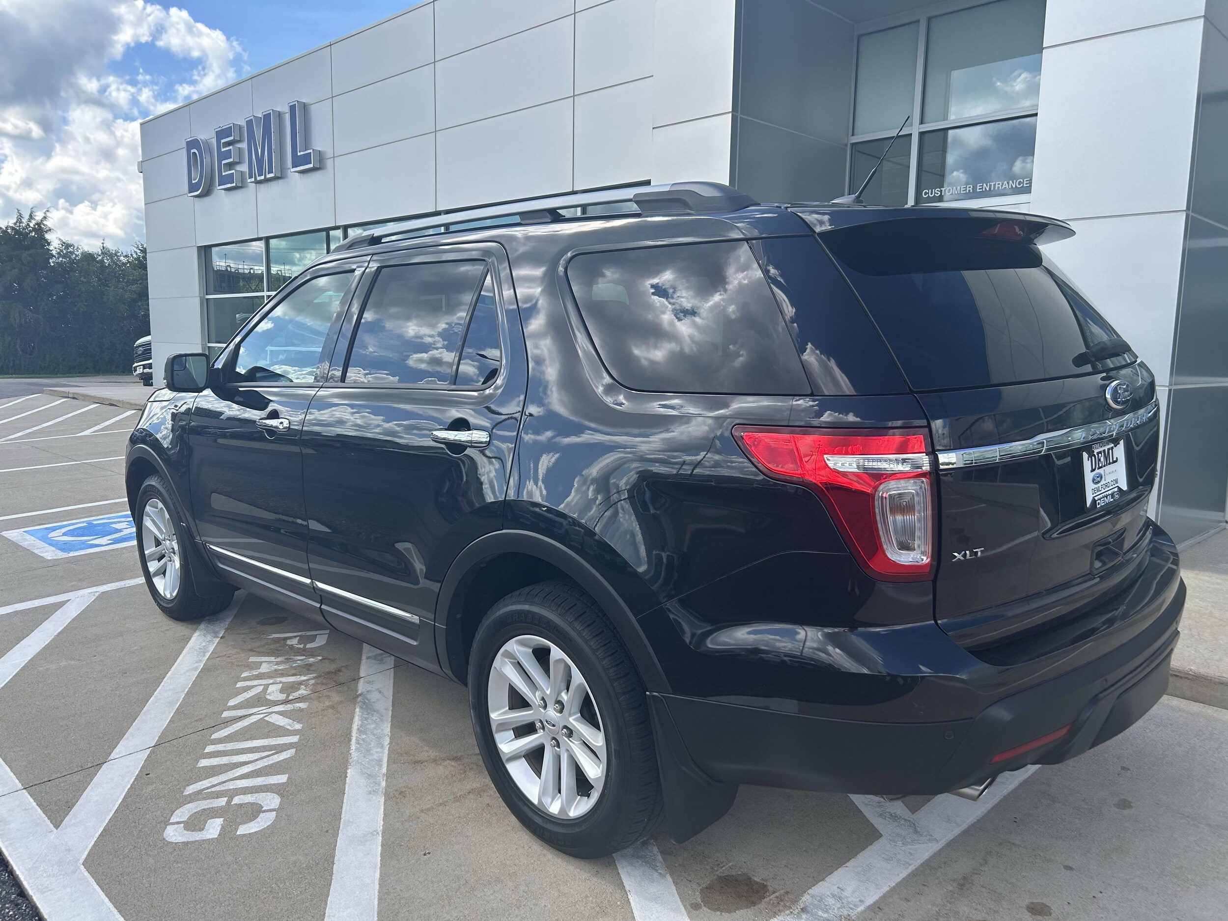 Used 2015 Ford Explorer XLT with VIN 1FM5K8D87FGB50200 for sale in Waseca, MN
