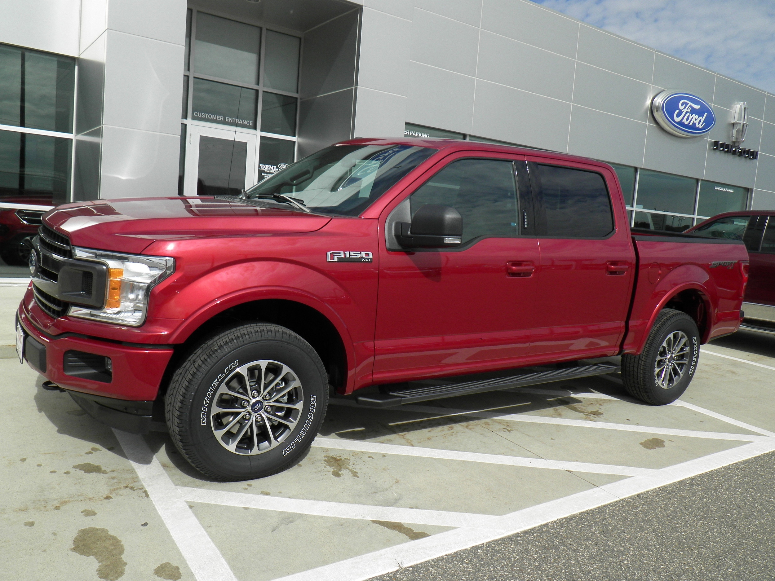 Used 2018 Ford F-150 XLT with VIN 1FTEW1EGXJKG05715 for sale in Waseca, Minnesota