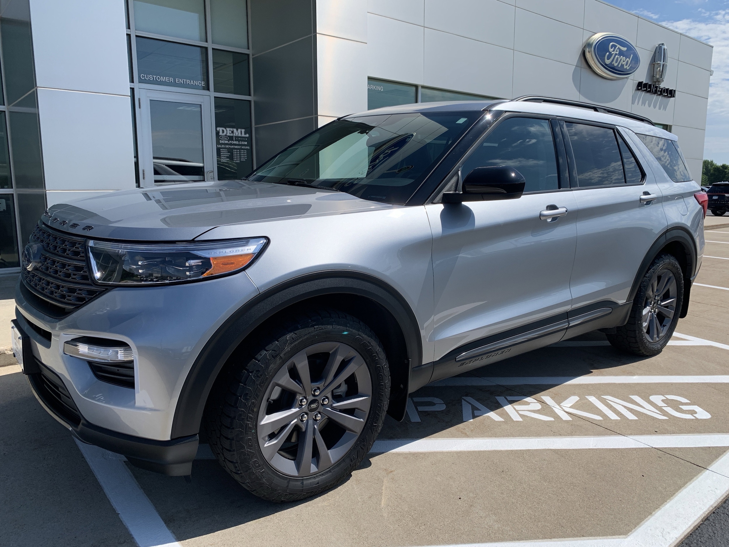 Used 2023 Ford Explorer XLT with VIN 1FMSK8DH7PGA76345 for sale in Waseca, Minnesota