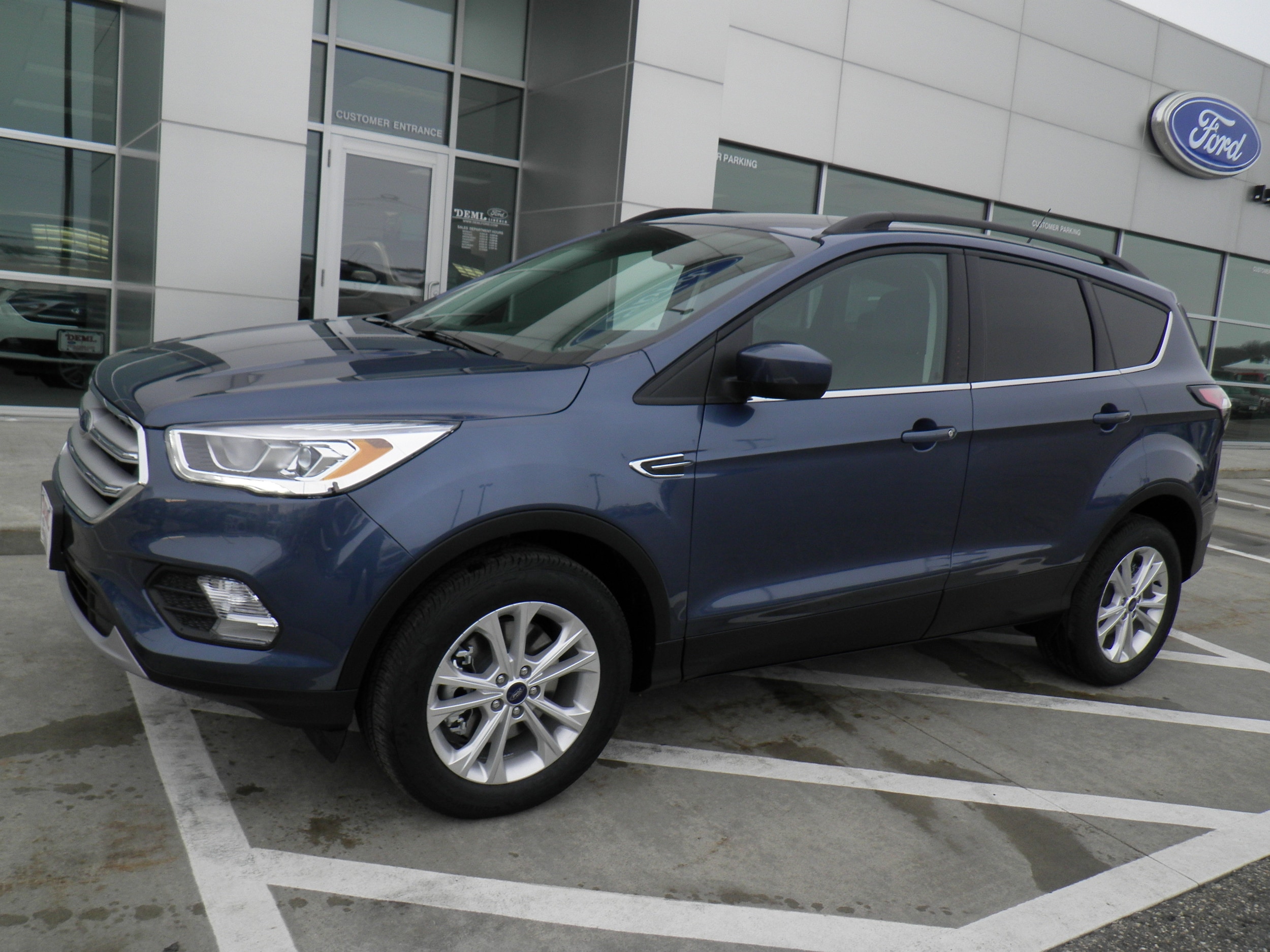 Used 2018 Ford Escape SEL with VIN 1FMCU9HD8JUC76462 for sale in Waseca, Minnesota