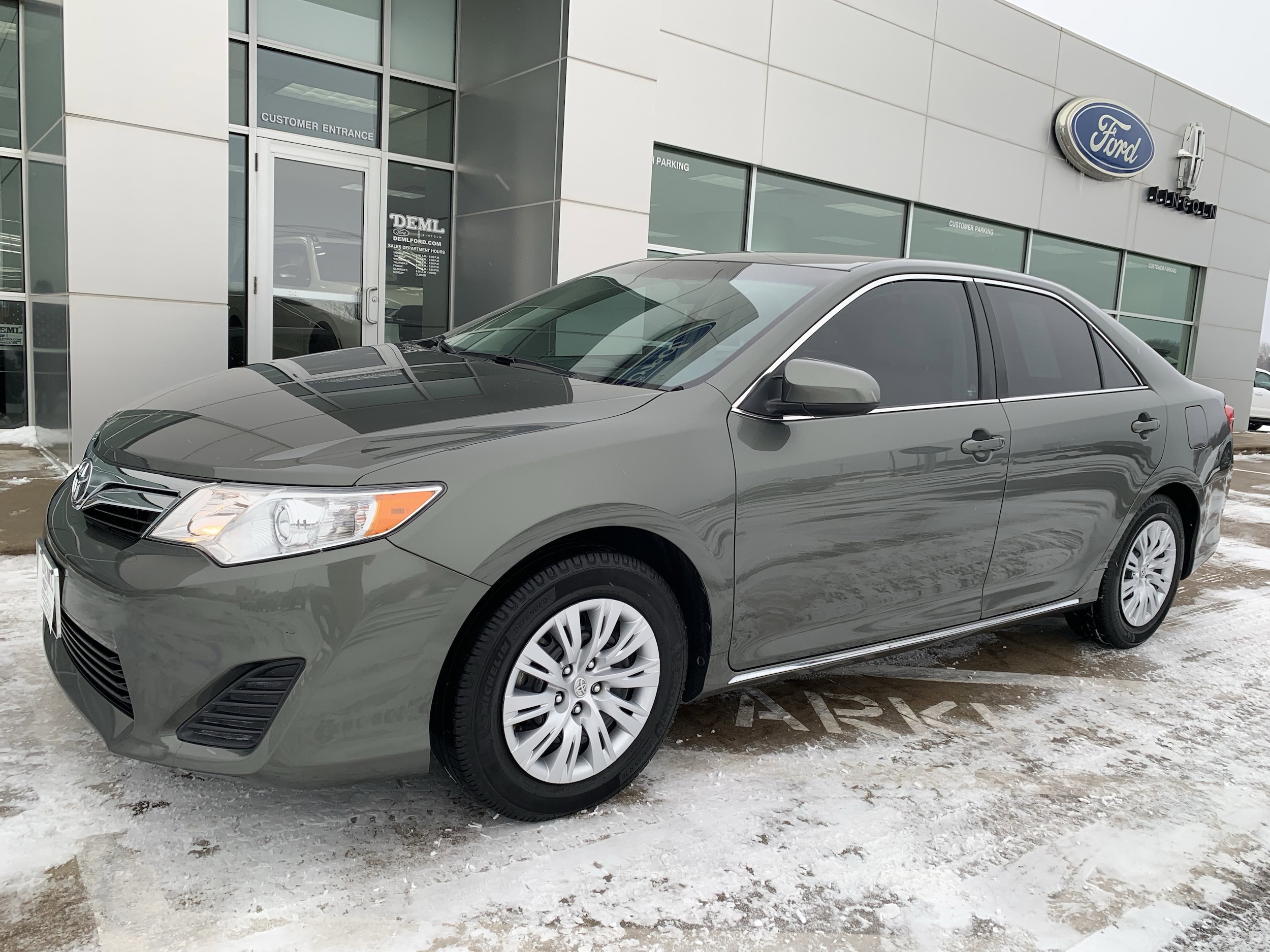 Used 2014 Toyota Camry LE with VIN 4T4BF1FK0ER406691 for sale in Waseca, Minnesota