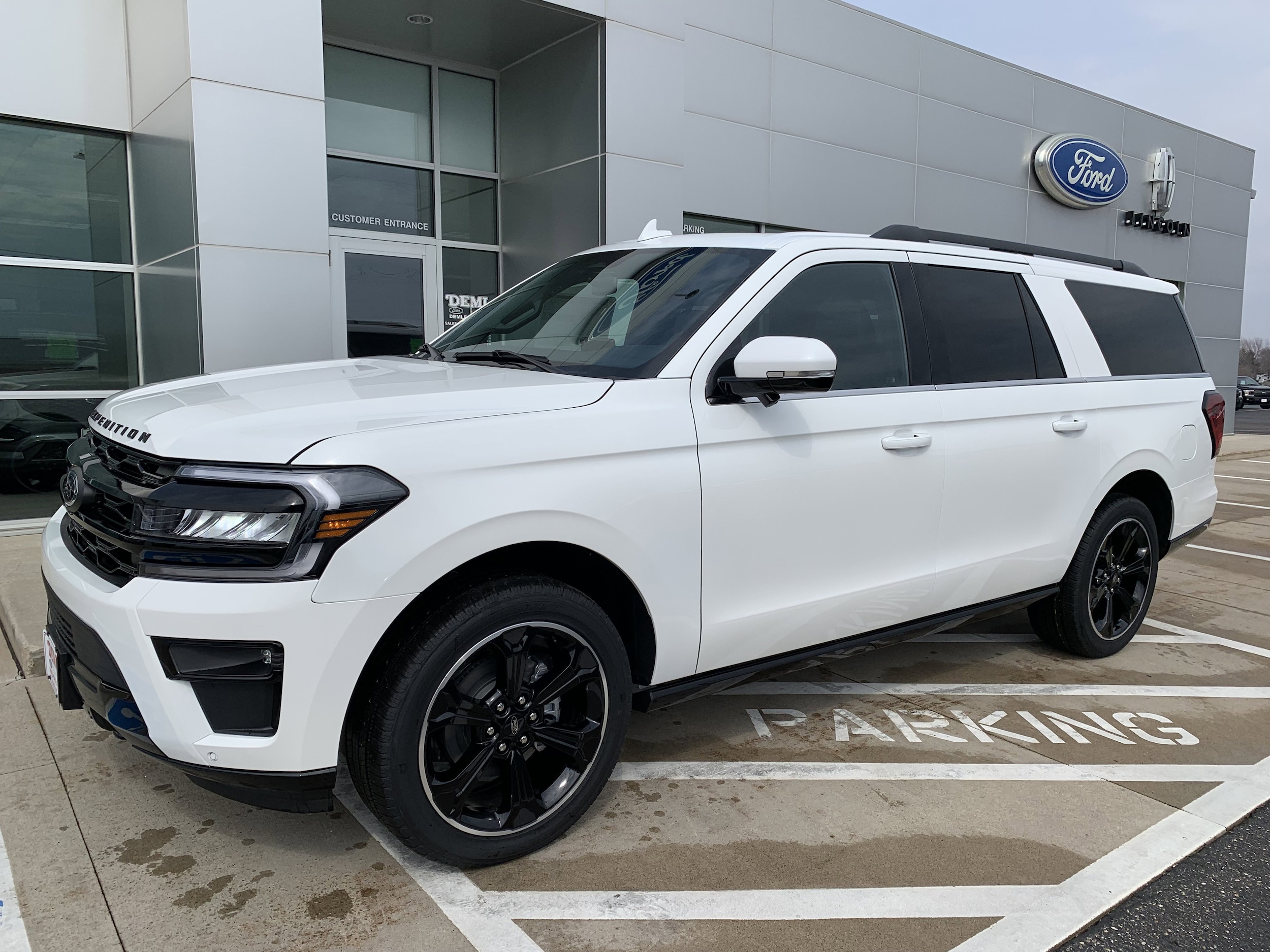 Used 2022 Ford Expedition Limited with VIN 1FMJK2AT3NEA18775 for sale in Waseca, Minnesota