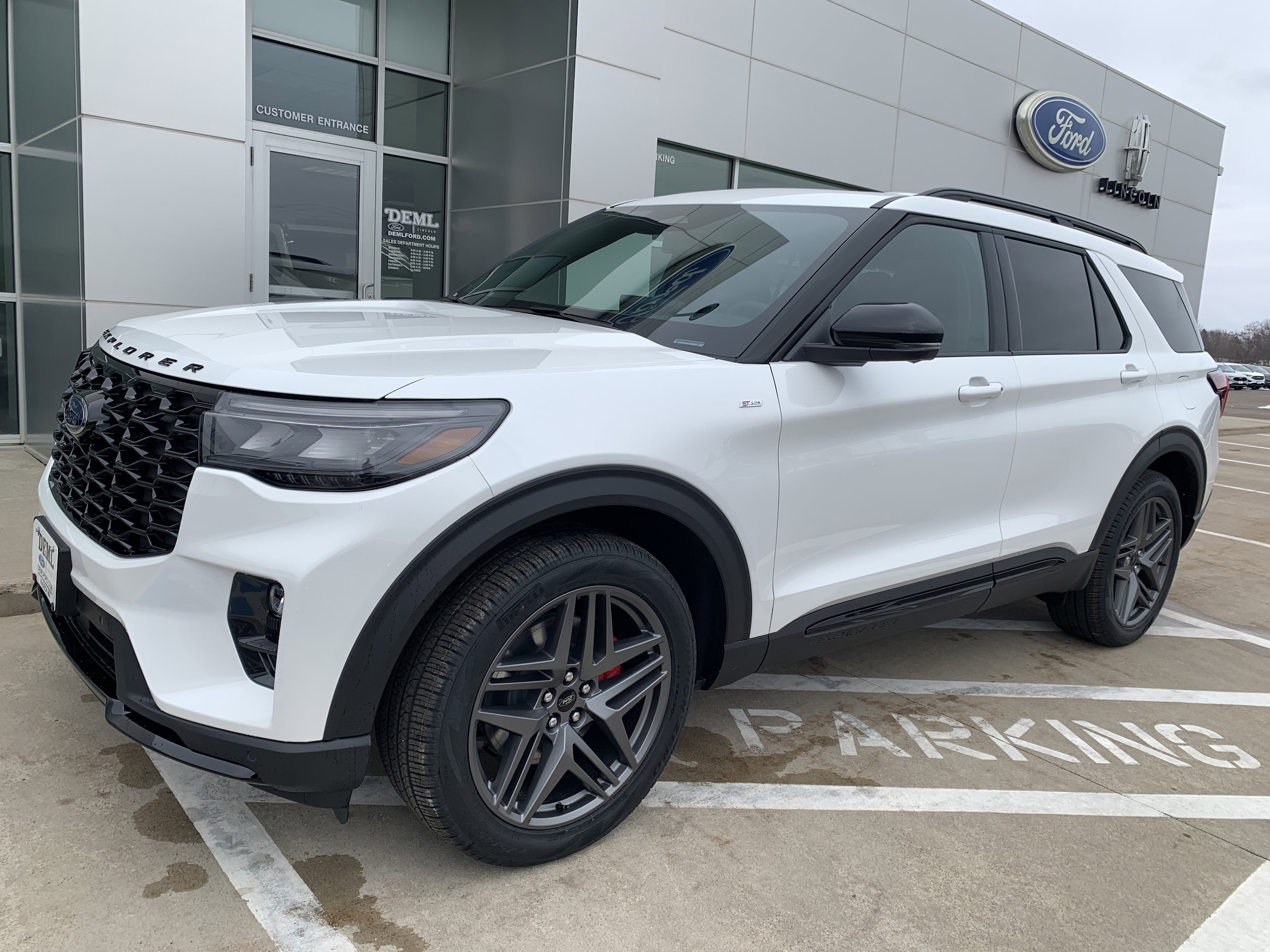 Used 2025 Ford Explorer ST-LINE with VIN 1FMUK8KH2SGB82559 for sale in Waseca, Minnesota