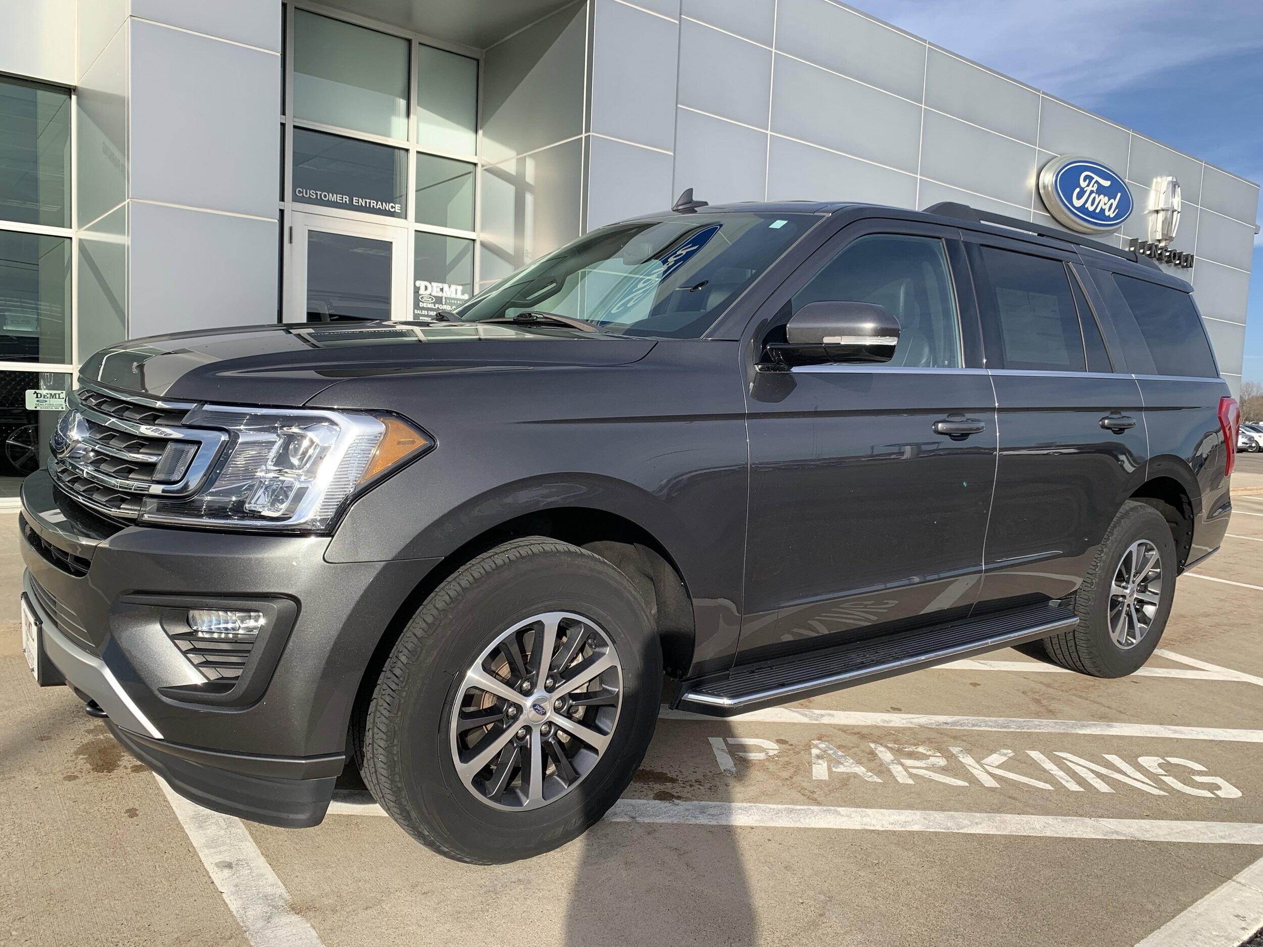 2020 Ford Expedition XLT photo 2