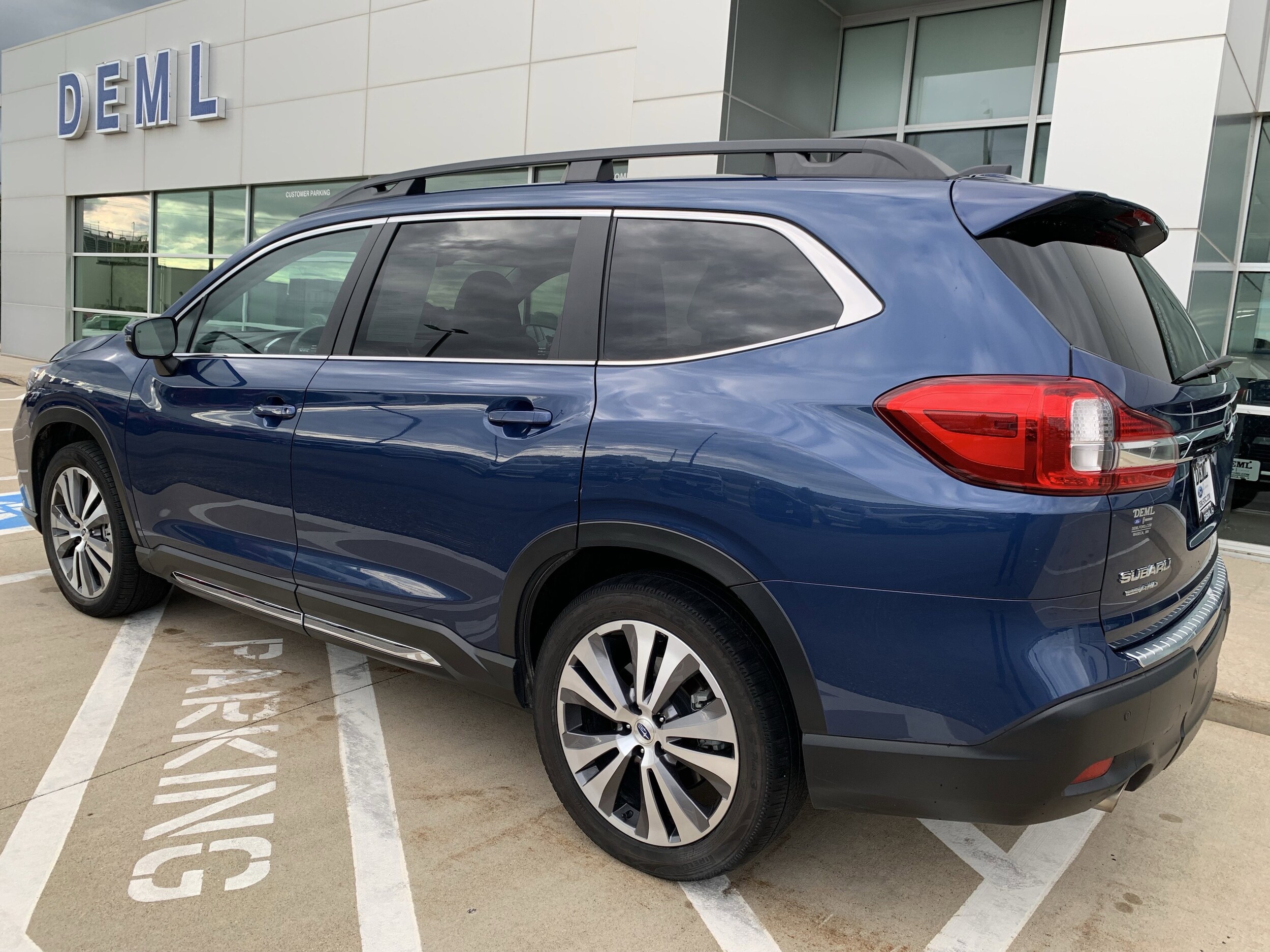 2022 Subaru Ascent Limited photo 3