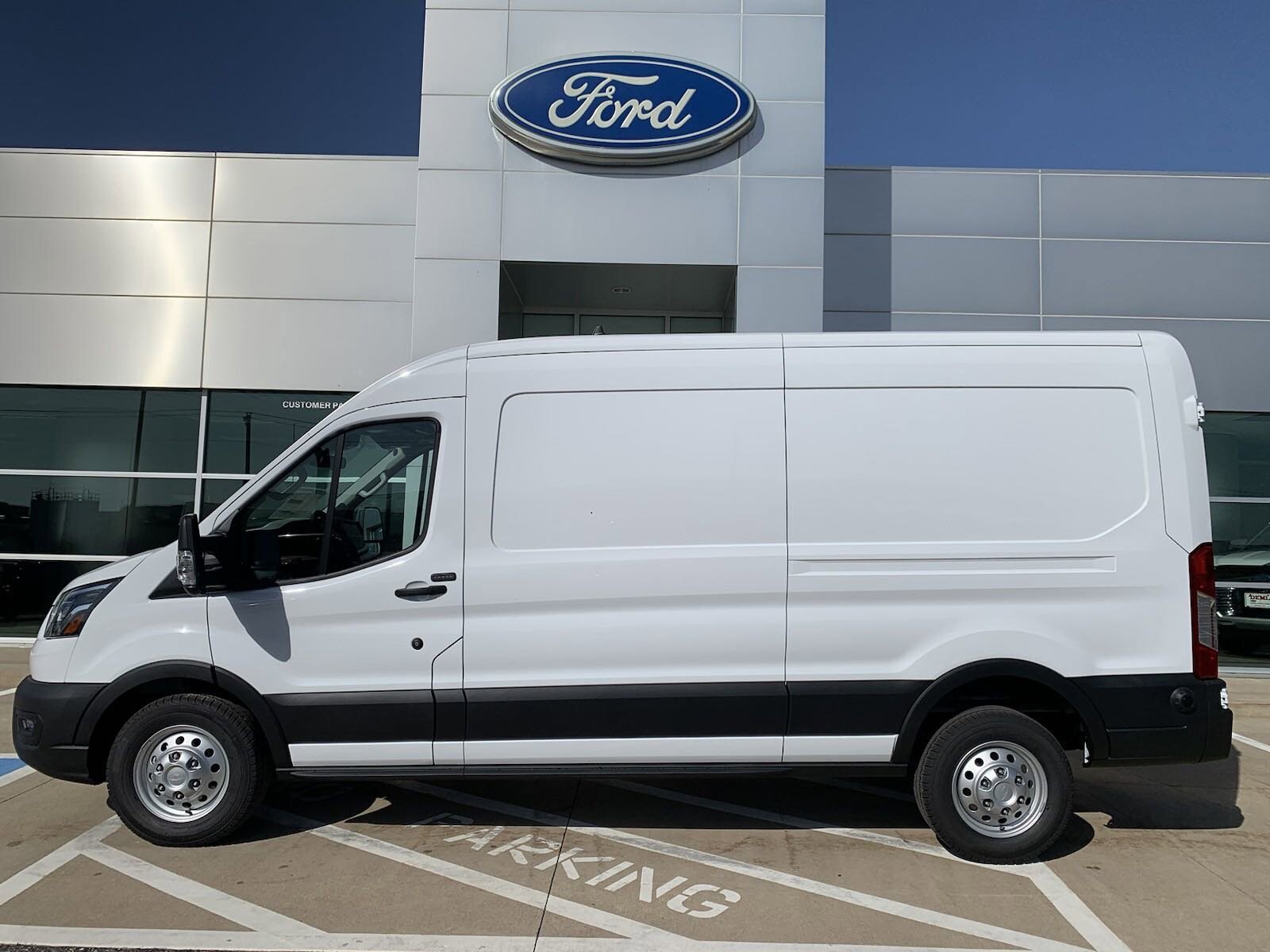 2024 Ford Transit Cargo Van photo 4